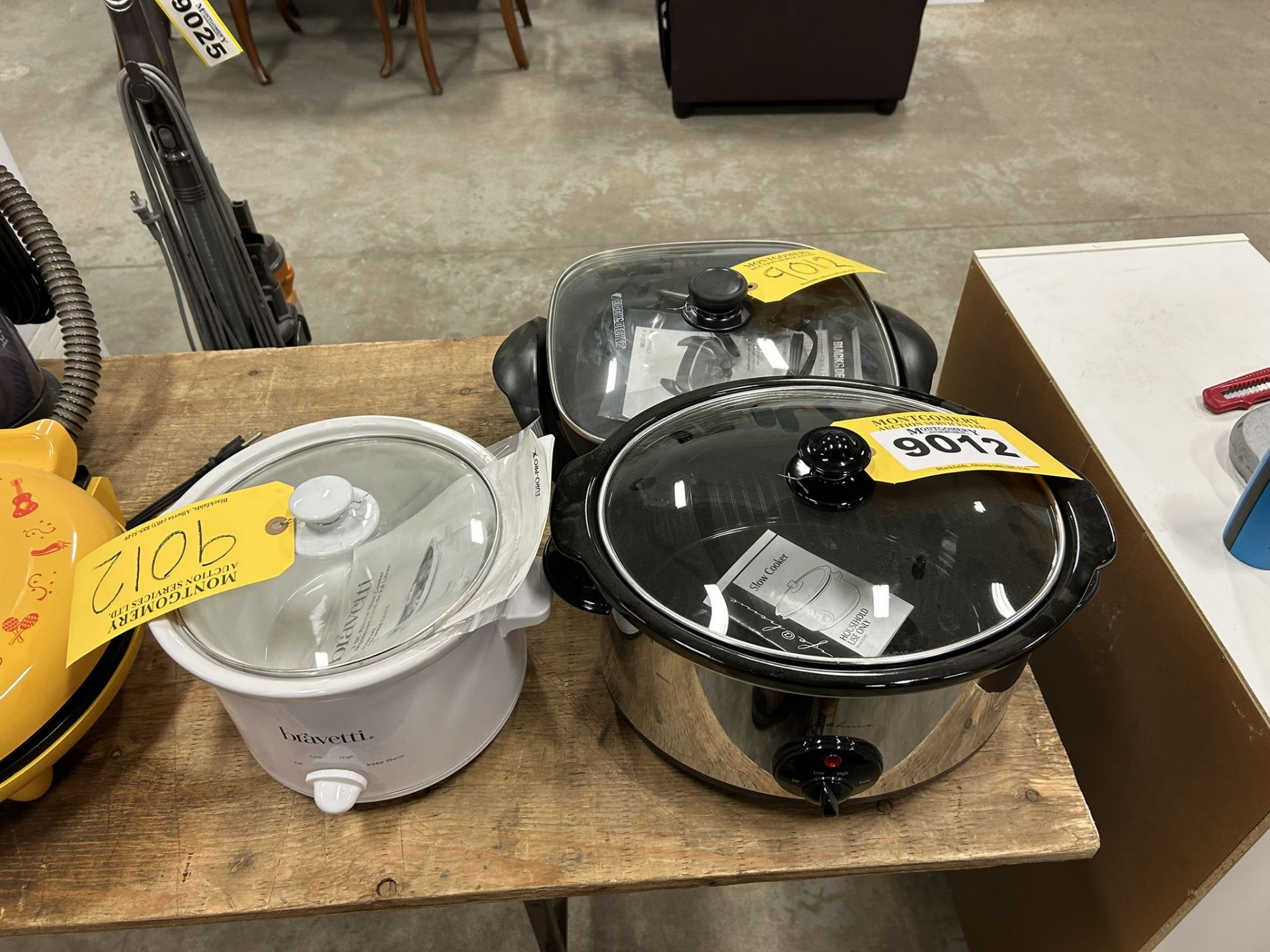 2 - CROCKPOTS & ELECTRIC FRYING PAN