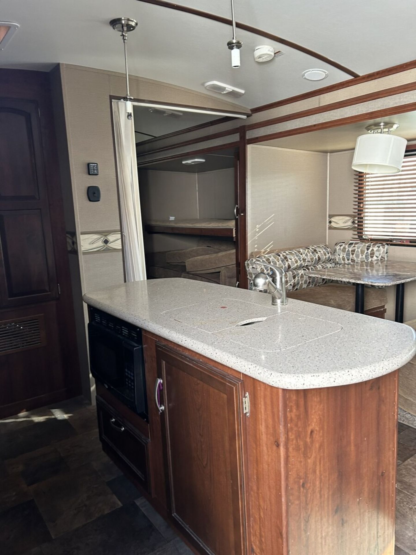 2014 OUTBACK KEYSTONE SUPER-LITE 33 FT HOLIDAY TRAILER, DOUBLE SLIDE, POWER AWNING, OUTDOOR KITCHEN, - Image 4 of 15