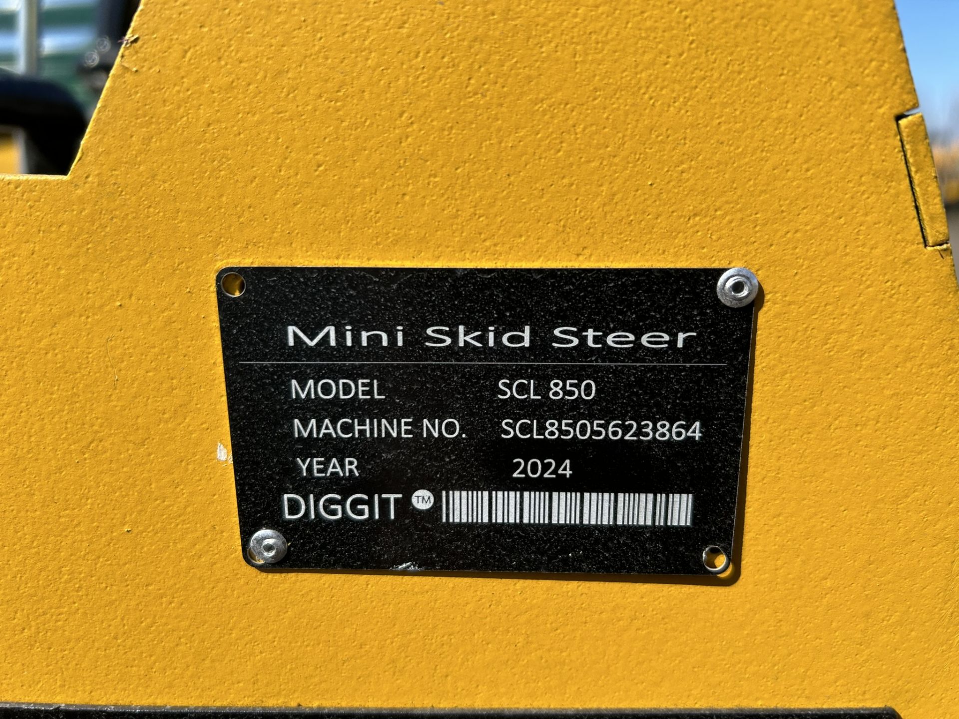 2024 DIGGIT SCL 850 MINI SKID STEER W/ RUBBER TRACKS S/N SCL8505623864 - Image 8 of 8