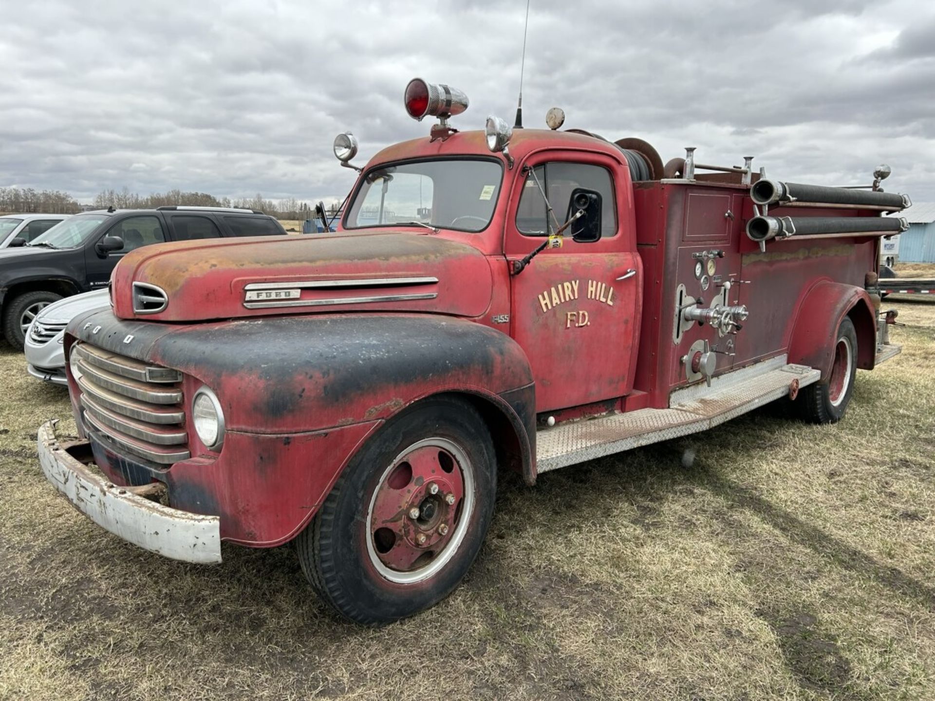 1949 FORD F155 FIRETRUCK, FLATHEAD V8 ENGINE, STD. TRANS., 10,337.8 MILES, 8.25X2.0 DUAL WHEELS, PTO