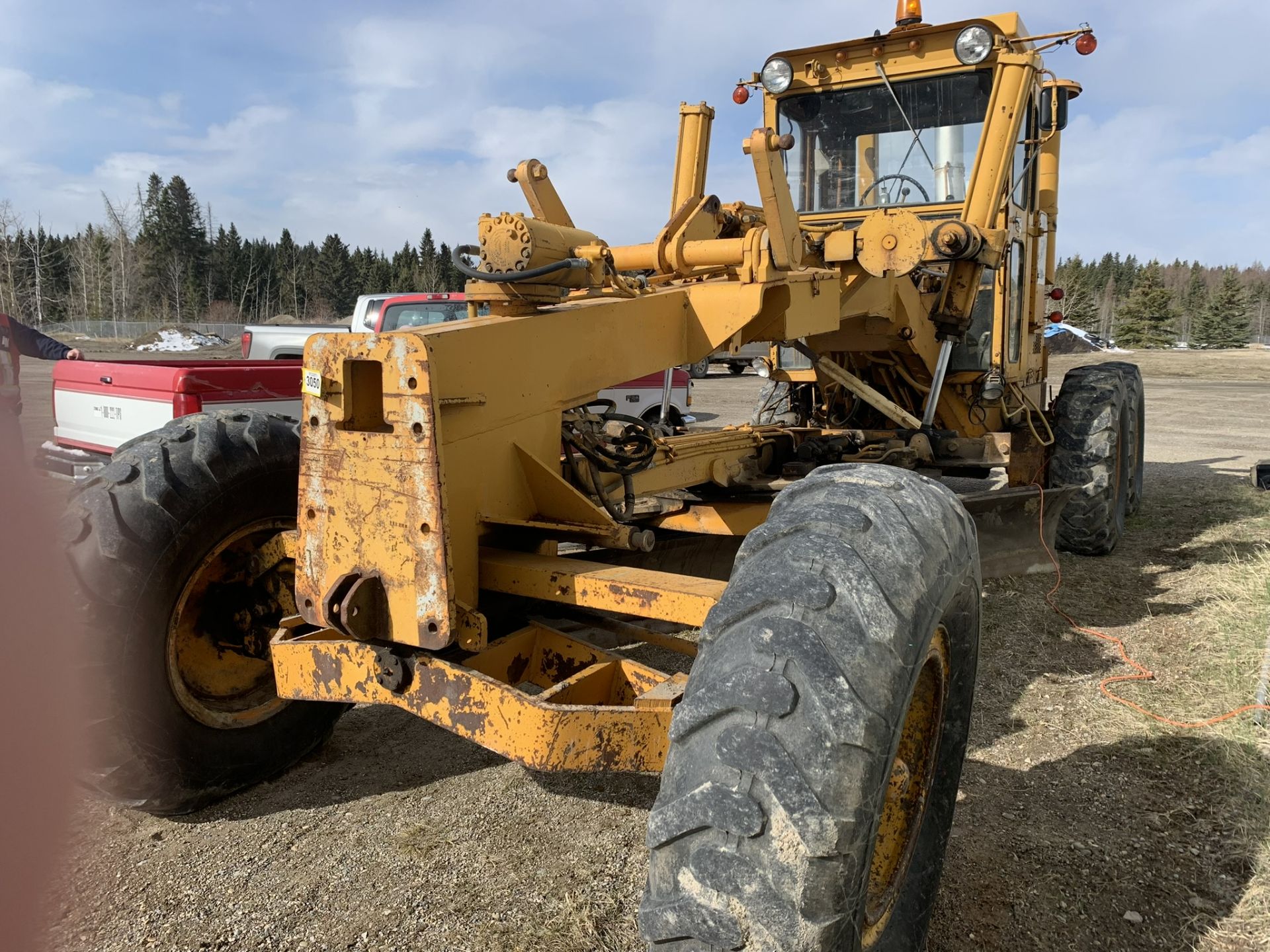 **OFFSITE** 1969 CHAMPION 562B ROAD GRADER W/DETROIT ENGINE, 6 SPD. PLUMBED FOR AUXILIARY - Image 2 of 8