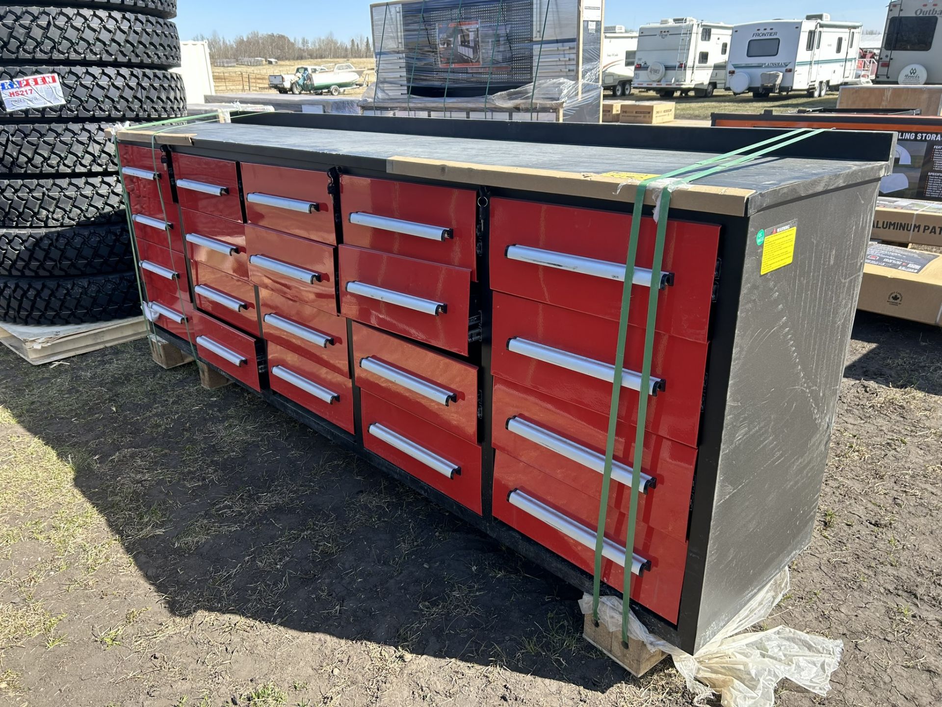 2FTX9.5FT WORKBENCH W/ 20 DRAWERS - Image 2 of 9