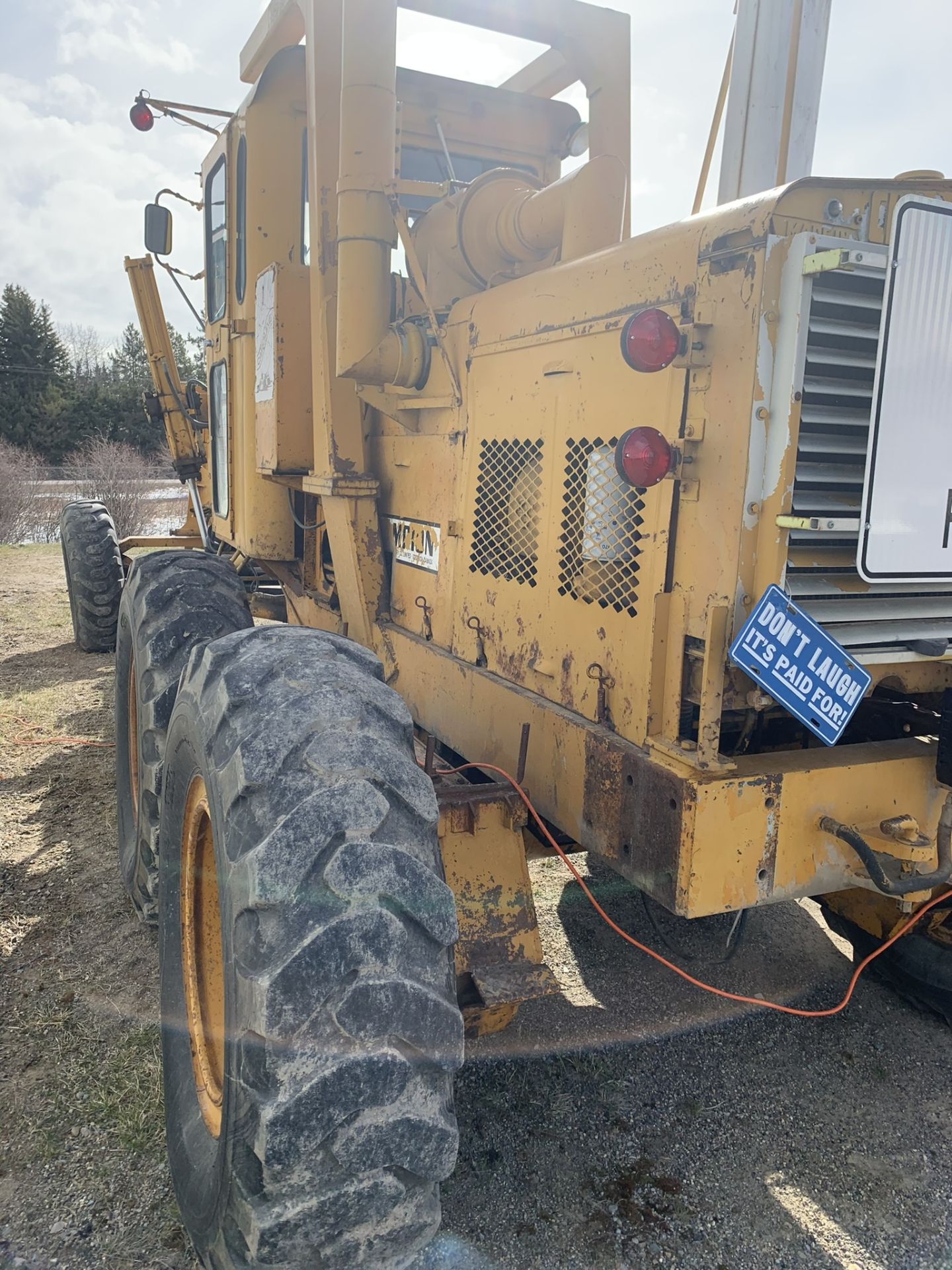 **OFFSITE** 1969 CHAMPION 562B ROAD GRADER W/DETROIT ENGINE, 6 SPD. PLUMBED FOR AUXILIARY - Image 6 of 8