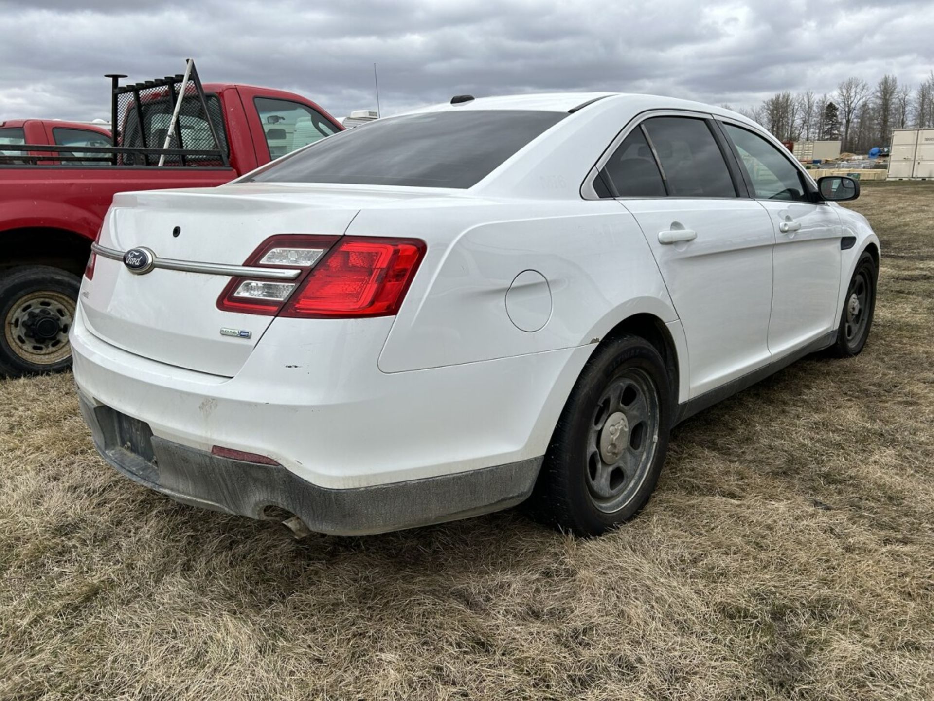 2013 FORD TAURUS POLICE INTERCEPTOR, V6 GAS ENG., A/T, CLOTH INTERIOR, DAMAGE HOOD, S/N - Image 3 of 14