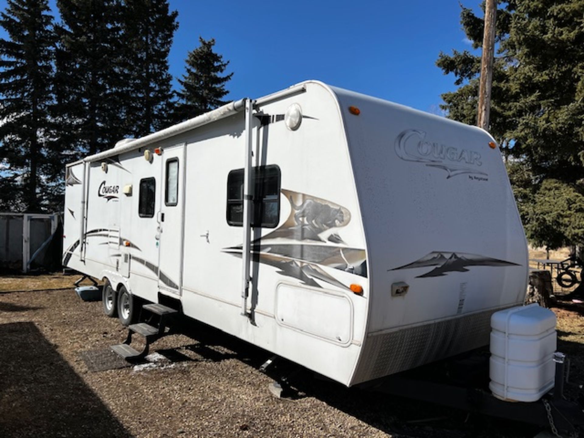 2008 COUGAR 304 VHS 30' TRAVEL TRAILER W/2 S/O, WINTERIZED, S/N: 4YDT304288C507042