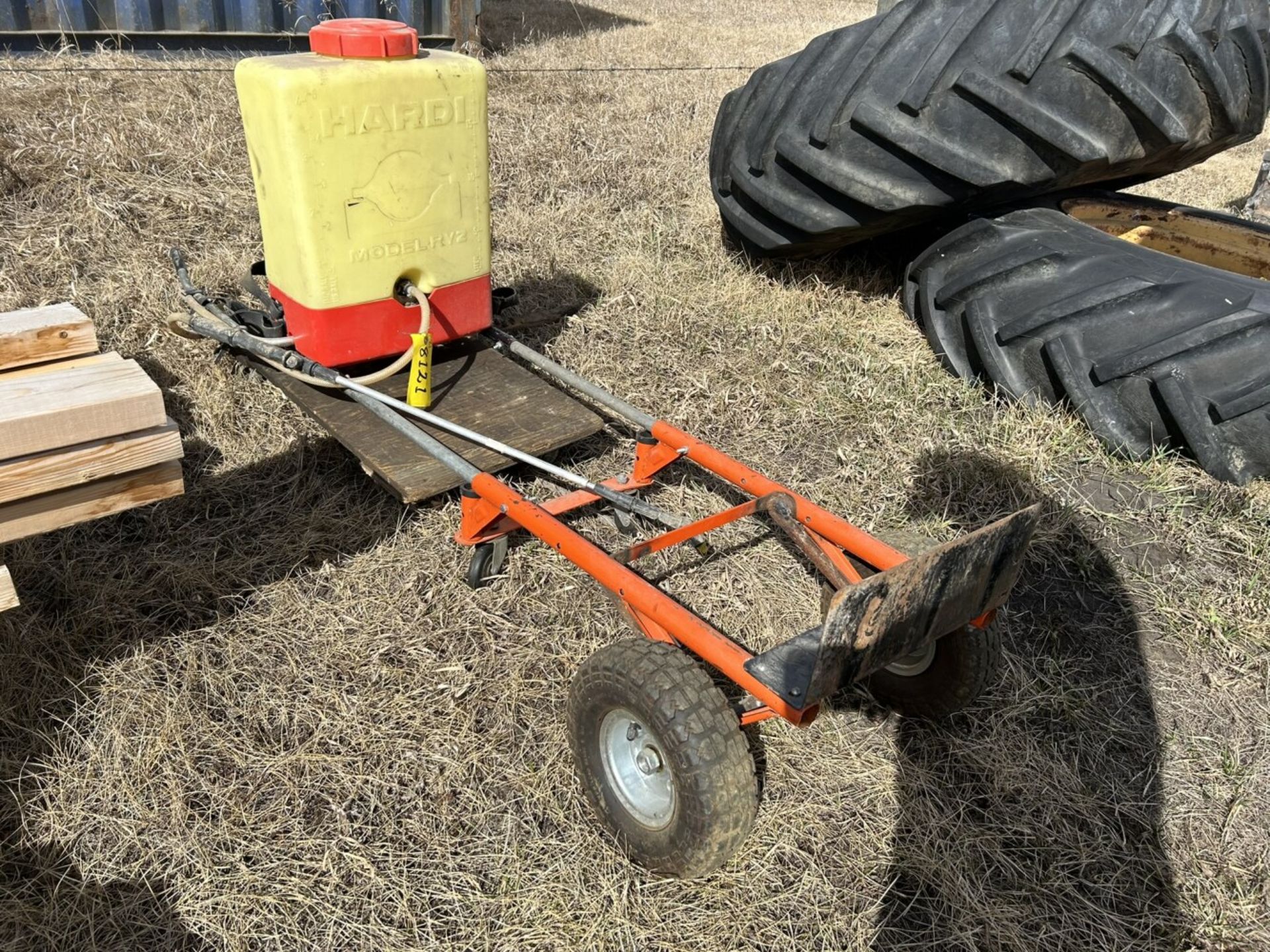 HANDI BACKPACK SPRAYER, 2 WHEELED DOLLY - Image 2 of 5