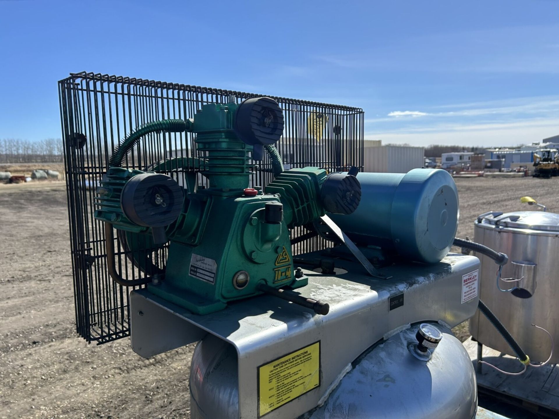 BERKLEY UPRIGHT AIR COMPRESSOR, 5 HP/3 PH W/ THOMPSON GORDON T610 AIR DRYER - Image 8 of 9