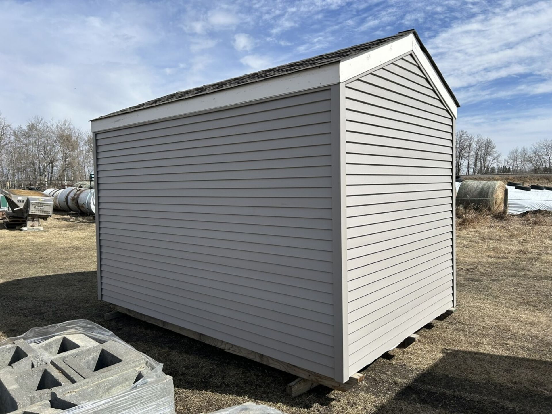 8'X12' WOOD FRAMED GARDEN SHED W/VINYL SIDING & SHINGLES - Image 4 of 7