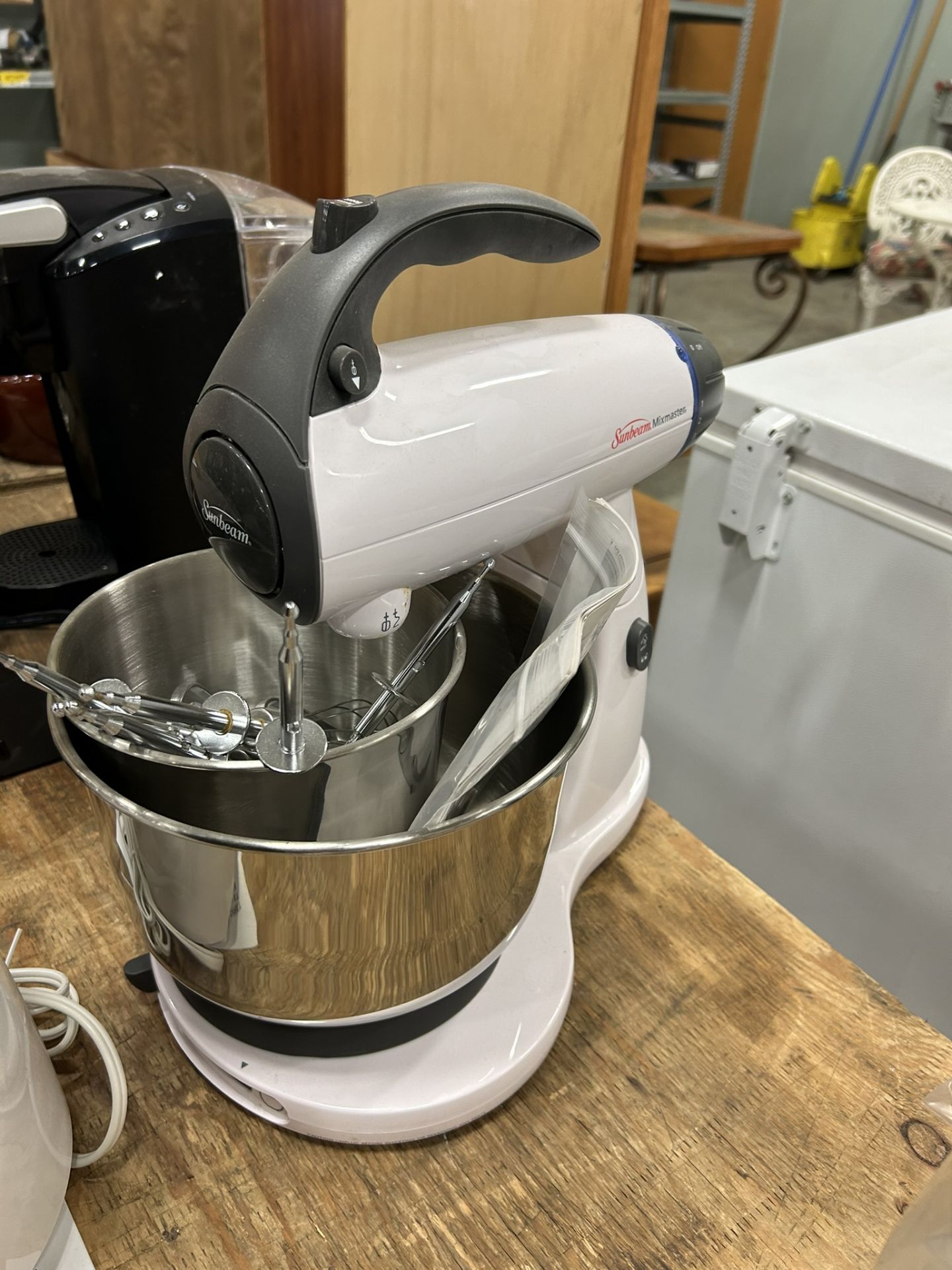 CUISINART FOOD BLENDER, SUNBEAM STATIONARY MIXER - Image 5 of 5