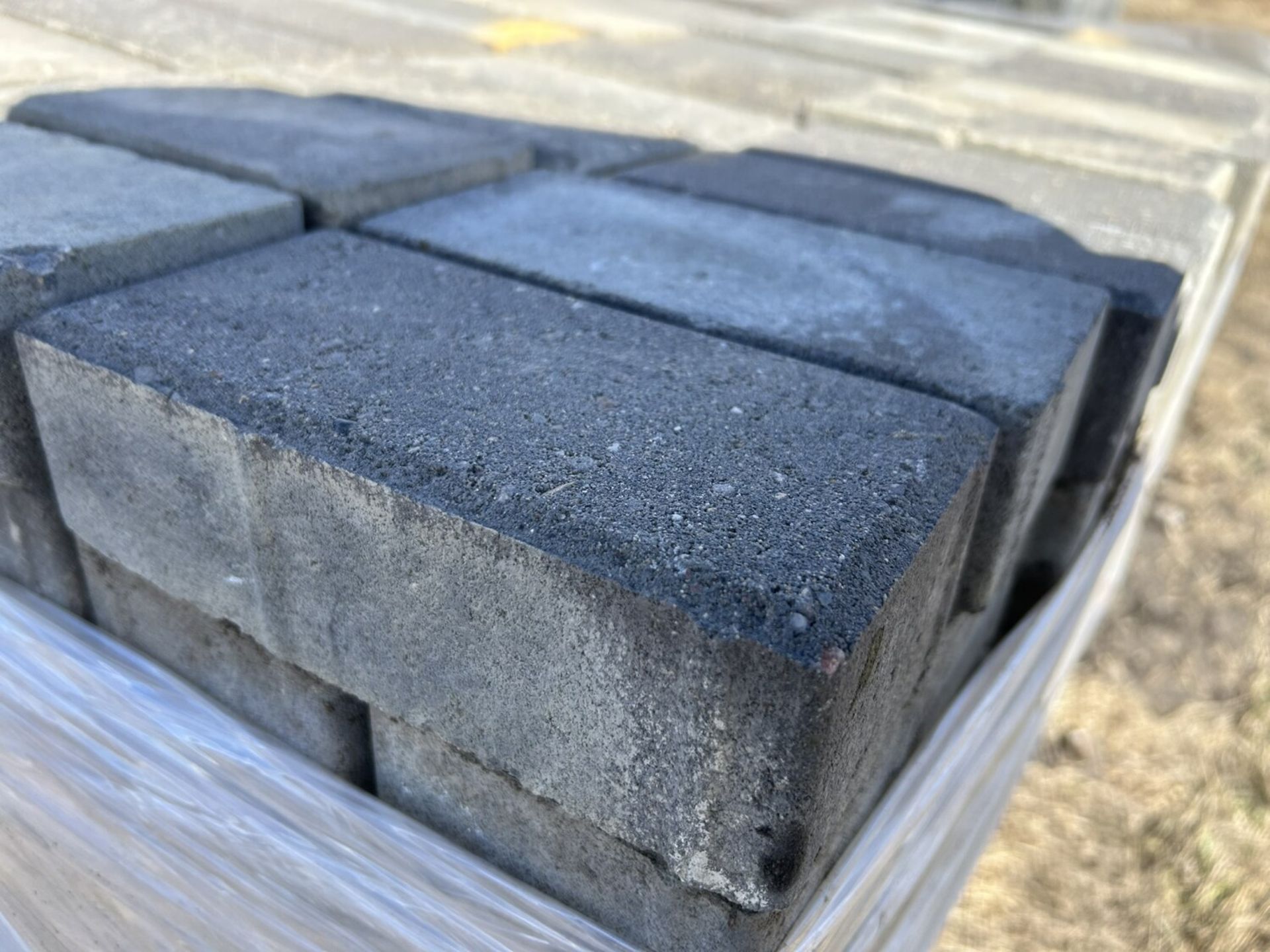 P/O 4X8 GREY PAVING STONES - Image 6 of 6