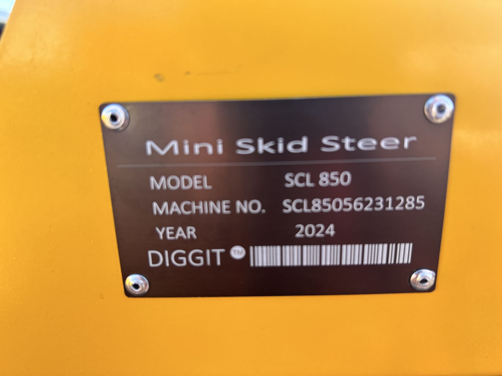 2024 DIGGIT EINGP SCL 850 MINI SKID STEER S/N SCL85056231285 - Image 8 of 8