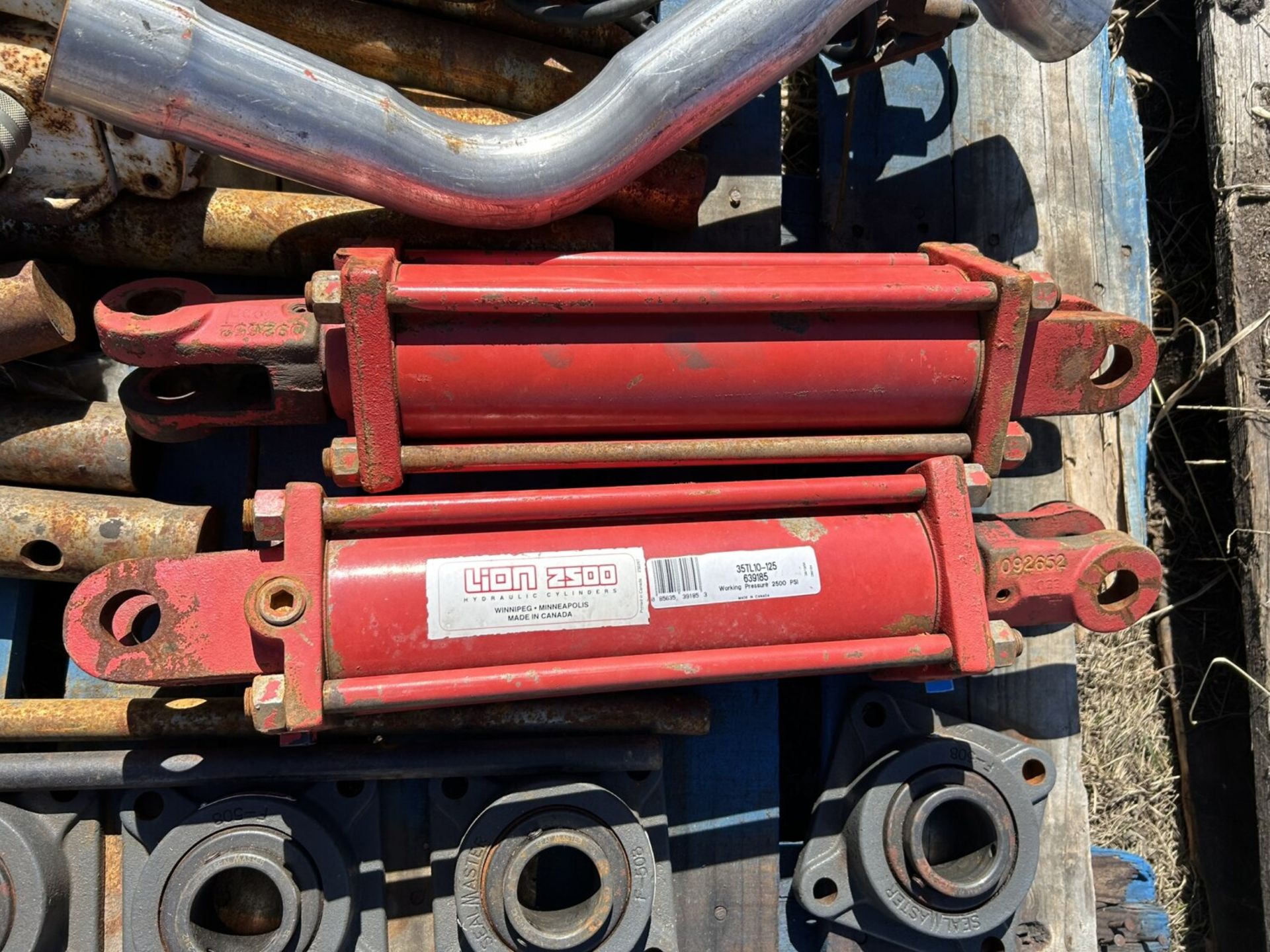 P/O MISC SHAFTING, BEARINGS, EXHAUST TUBE, 3.5"X8" HYD. RAMS, ETC. - Image 4 of 5