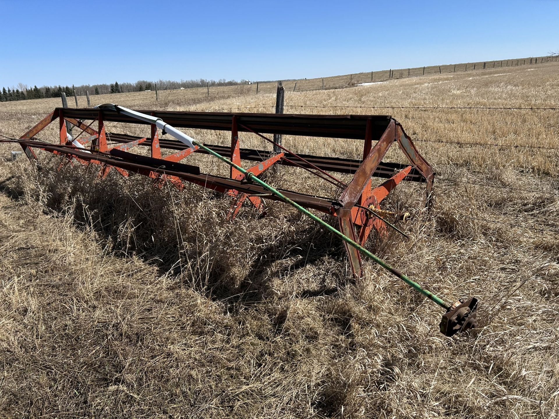 **OFFSITE** ASSORTED SCRAP STEEL, ANTIQUES, SHEET STEEL, WAGON, ETC. - LOCATED 40515 RANGE ROAD 245, - Image 6 of 9