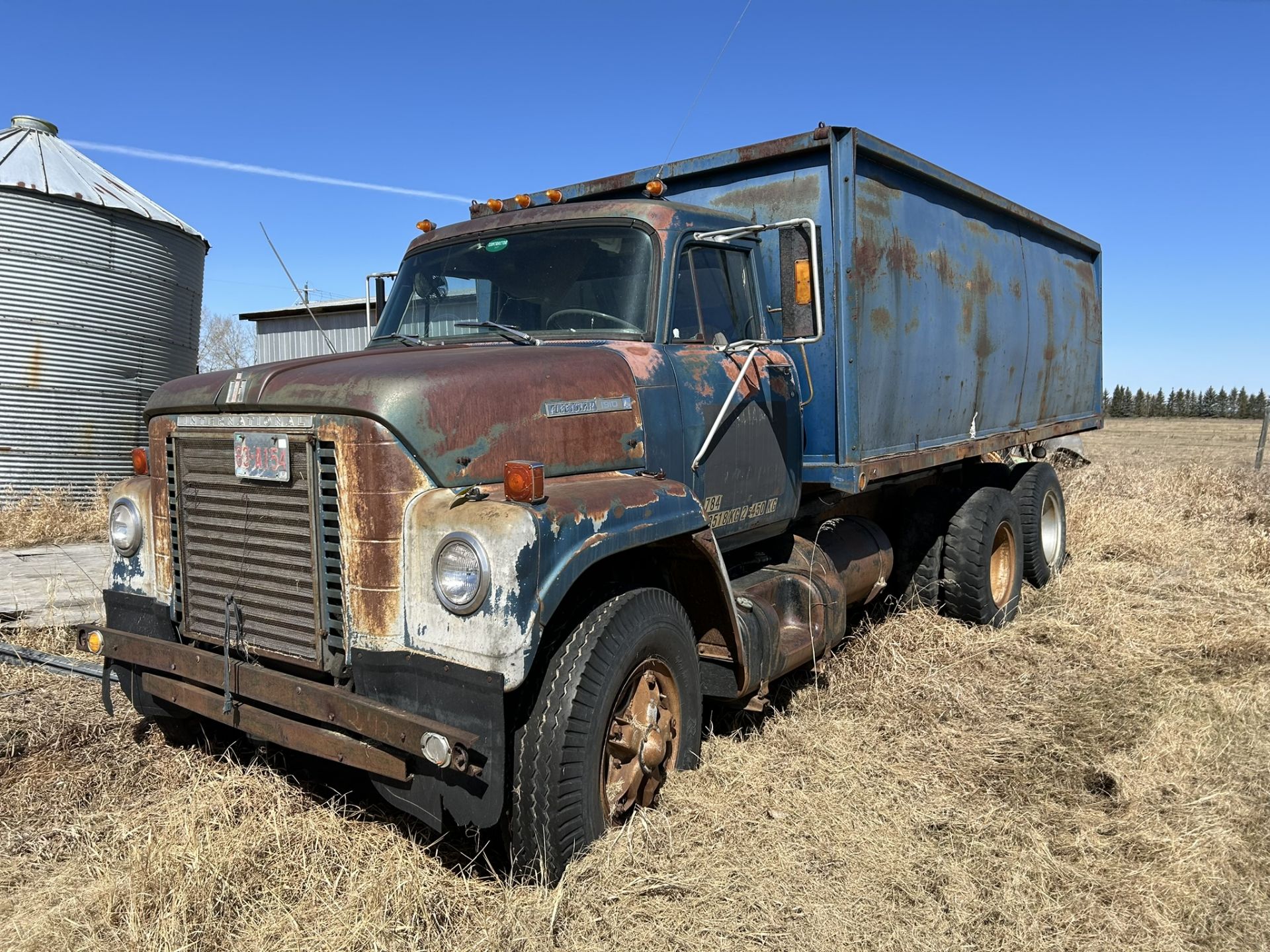 **OFFSITE** 1970 INTERNATIONAL FLEETSTAR 1910A T/A GRAIN TRUCK, 43,000 LB GVW S/N 747921G398969 -