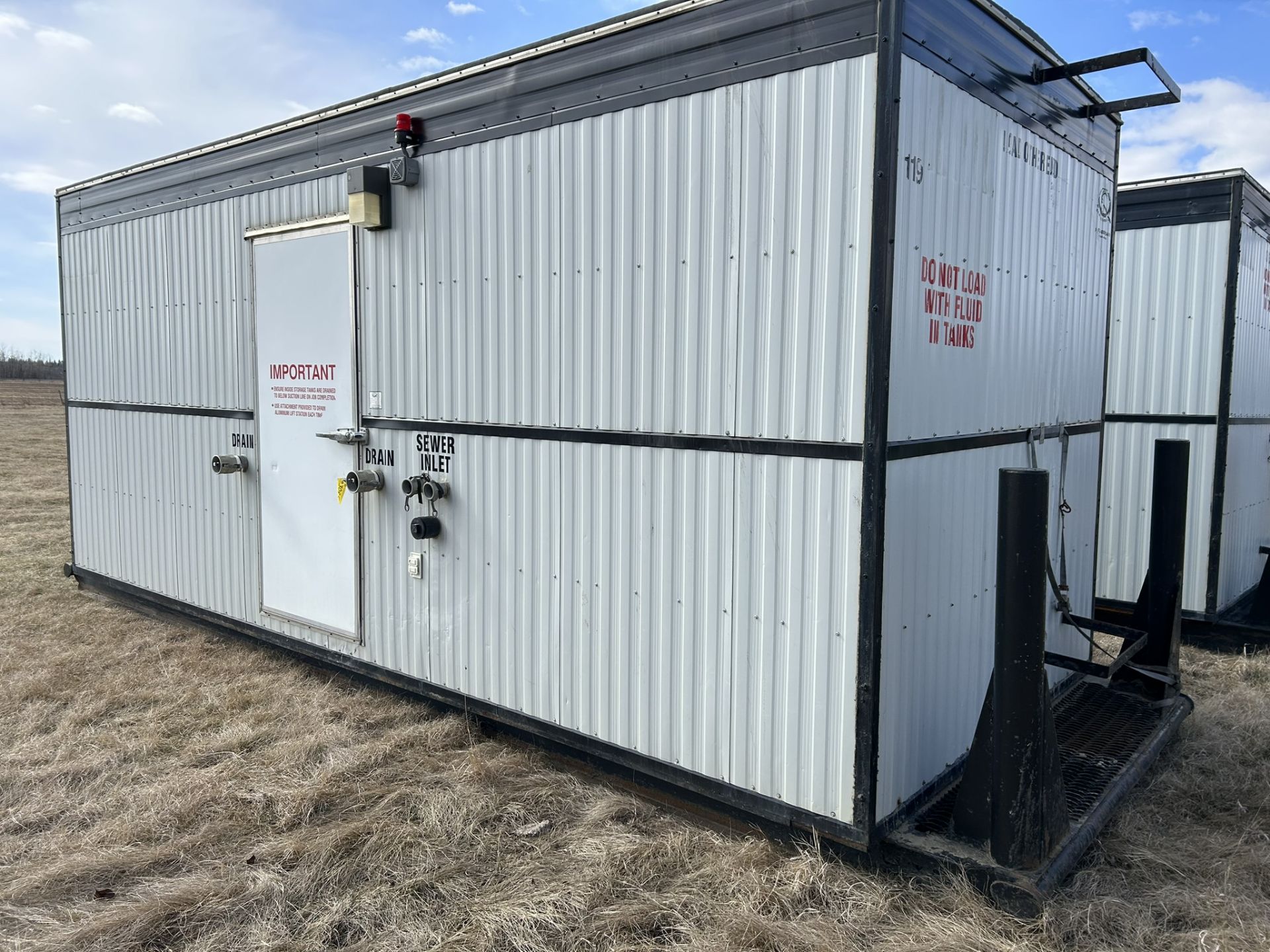 SKIDDED SEWAGE CONTAINMENT BUILDING, HEATED, 13 M3 CAPACITY, 30AMP/1PH, 8'-4"X23'X9' H, S/N - Image 5 of 10