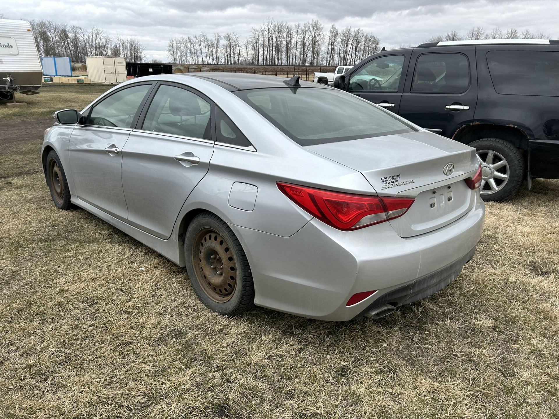 2014 HYUNDAI SONATA, 4DR SEDAN CAR, A/C, TILT/CRUISE, AM/FM/CD, LEATHER, PW/PL, SUNROOF W/EXTRA - Image 4 of 10