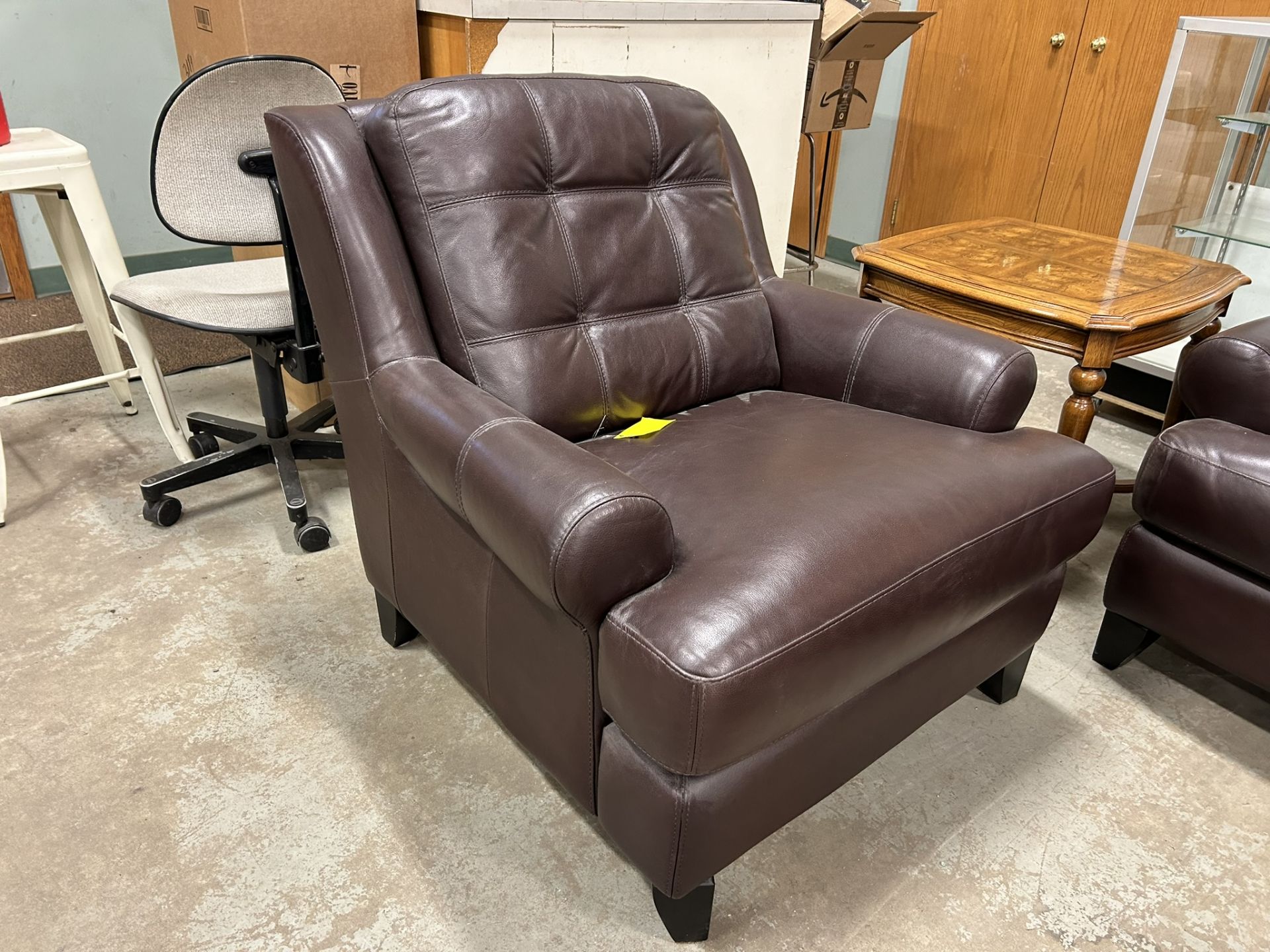 3 PC EXECUTIVE BROWN LEATHER SOFA, LOVESEAT & CHAIR (COFFEE & END TABLES NOT INCLUDED) - Image 7 of 8