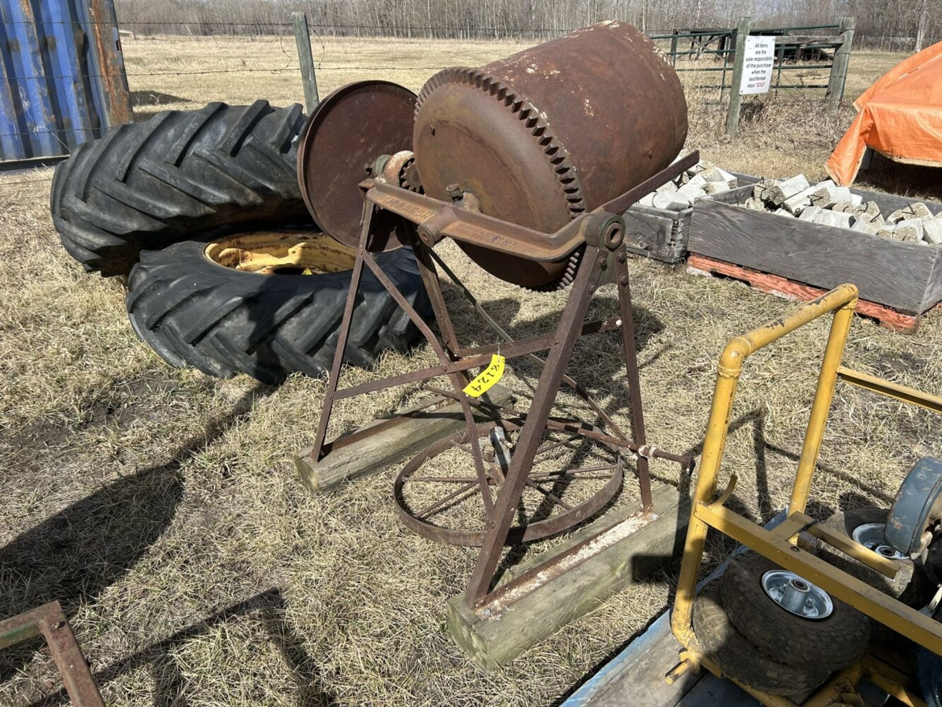 MONARCH CONCRETE MIXER - Image 3 of 5