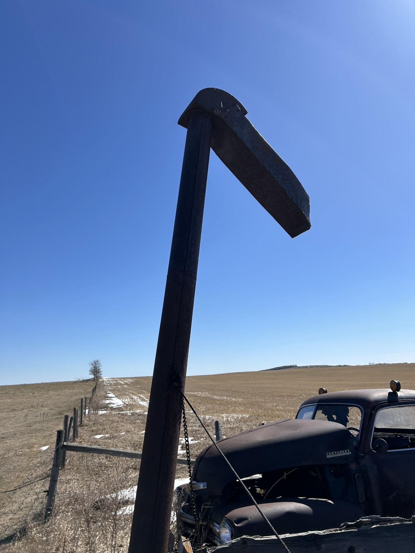 **OFFSITE** ANTIQUE CUSTOM GRAIN CART - LOCATED 40515 RANGE ROAD 245, CLIVE, AB, VEIWING AND REMOVAL - Image 6 of 8