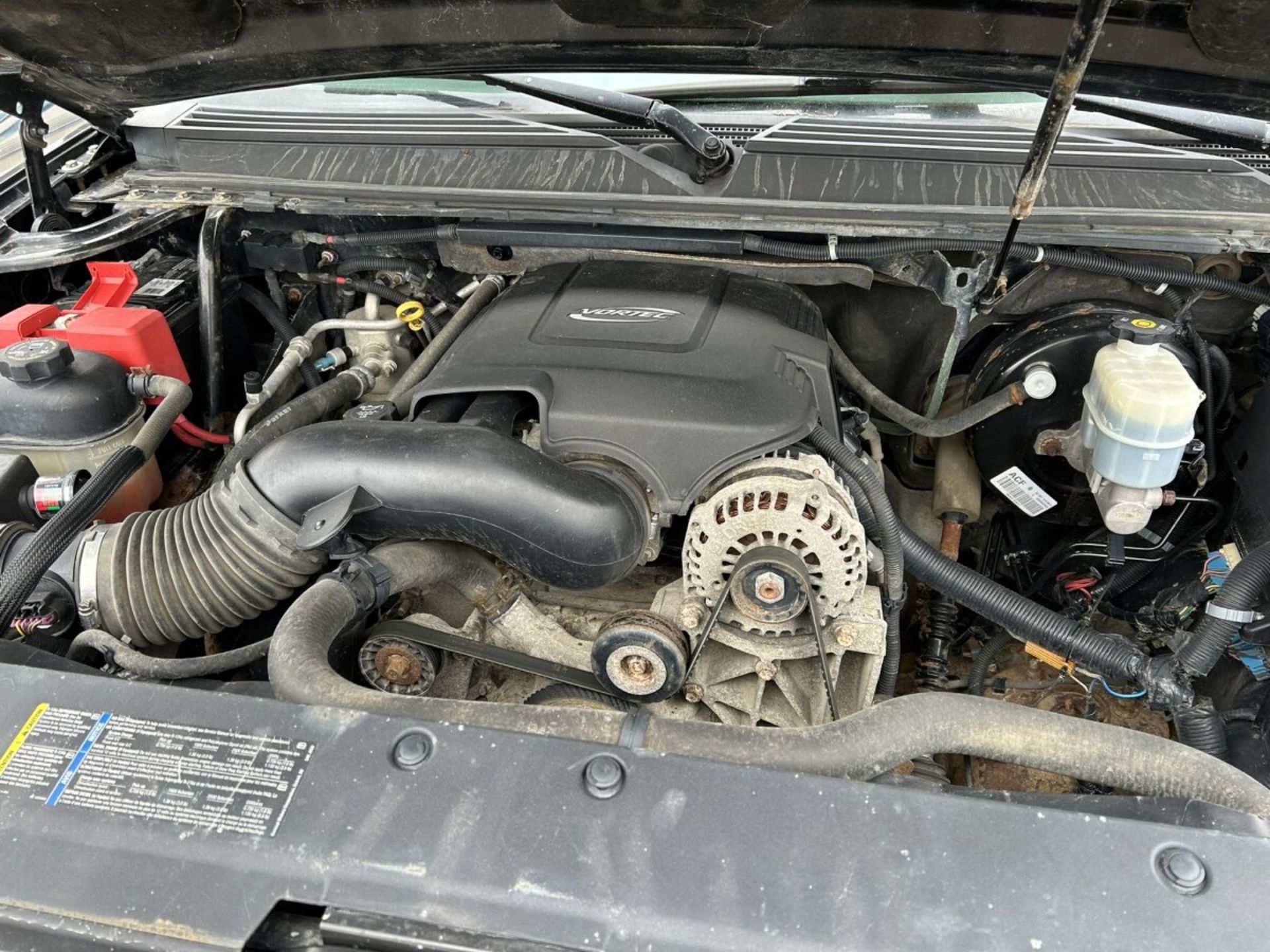 2007 GMC DENALI SUV, VORTEC V8 ENGINE, AT/AL/T/C/AM/FM/CD/PW/PL/PS - LEATHER, SUNROOF 471,283 KM'S - Image 13 of 18