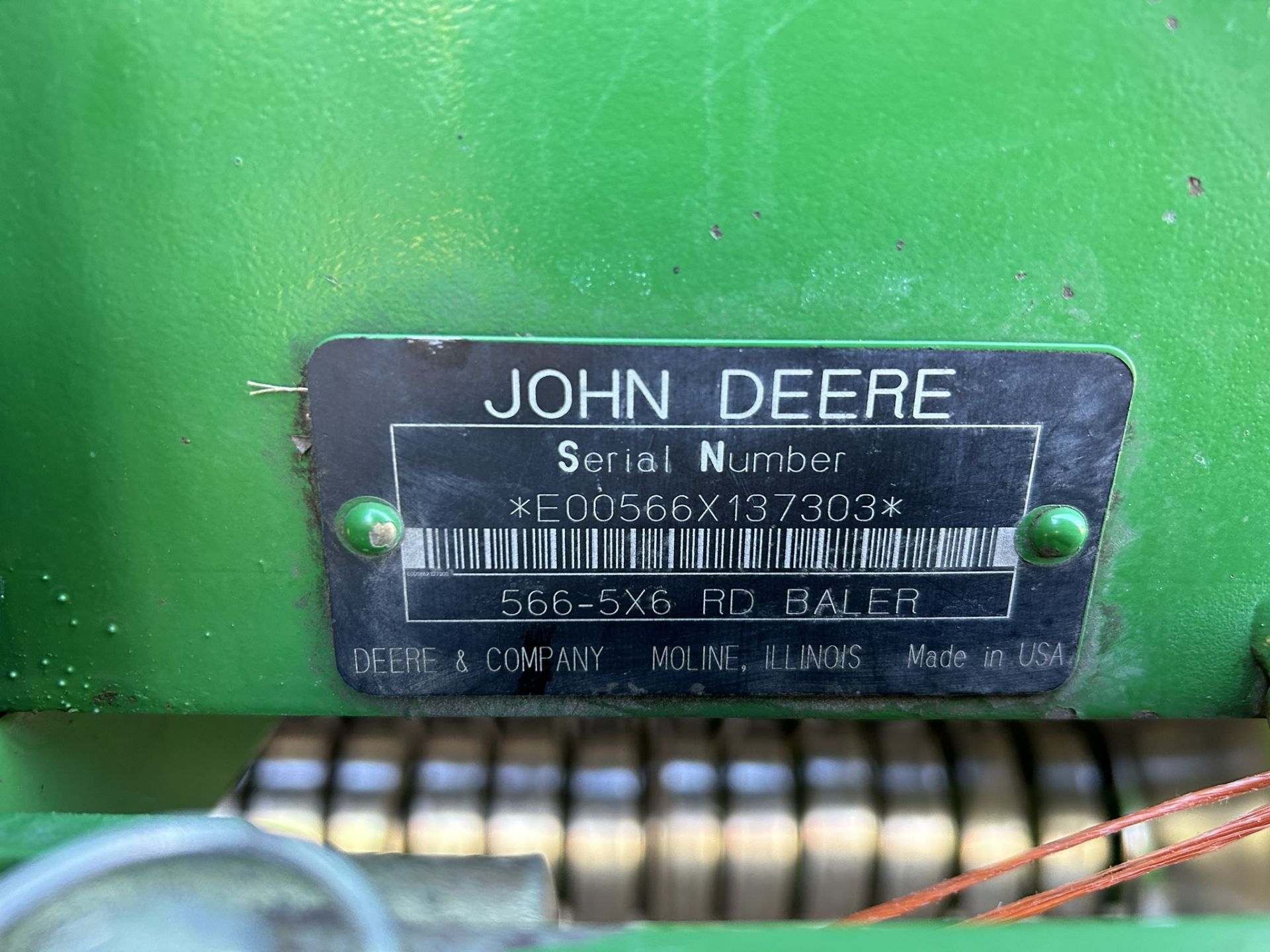 JOHN DEERE 566 ROUND BALER W/ GANDY INNOCULANT APPLICATOR, CAB MONITOR (IN OFFICE), PTO (IN OFFICE), - Image 7 of 7