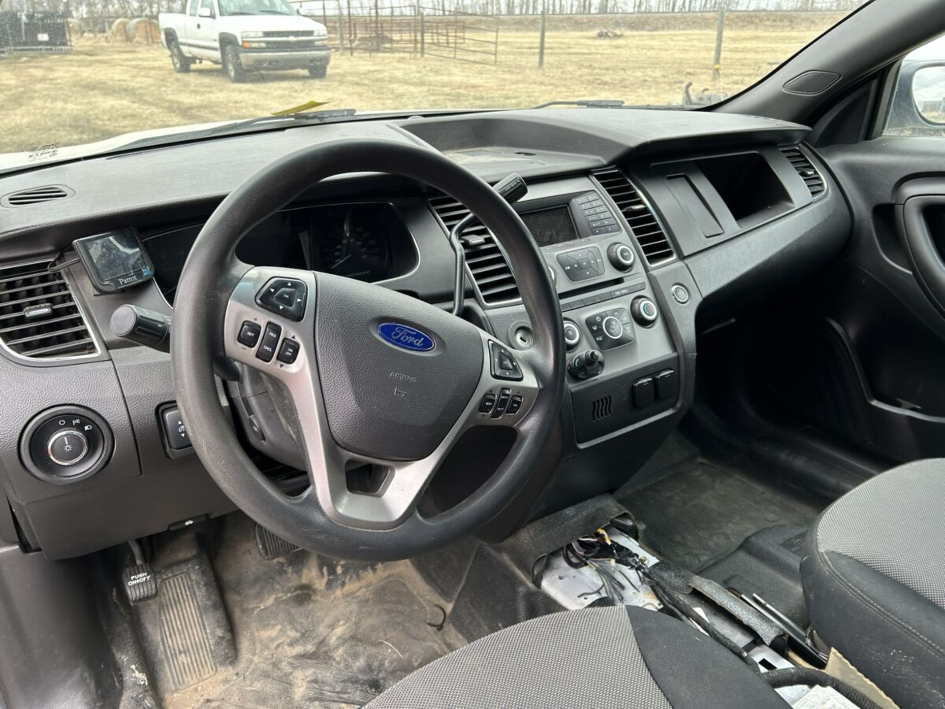 2013 FORD TAURUS POLICE INTERCEPTOR, V6 GAS ENG., A/T, CLOTH INTERIOR, DAMAGE HOOD, S/N - Image 8 of 14