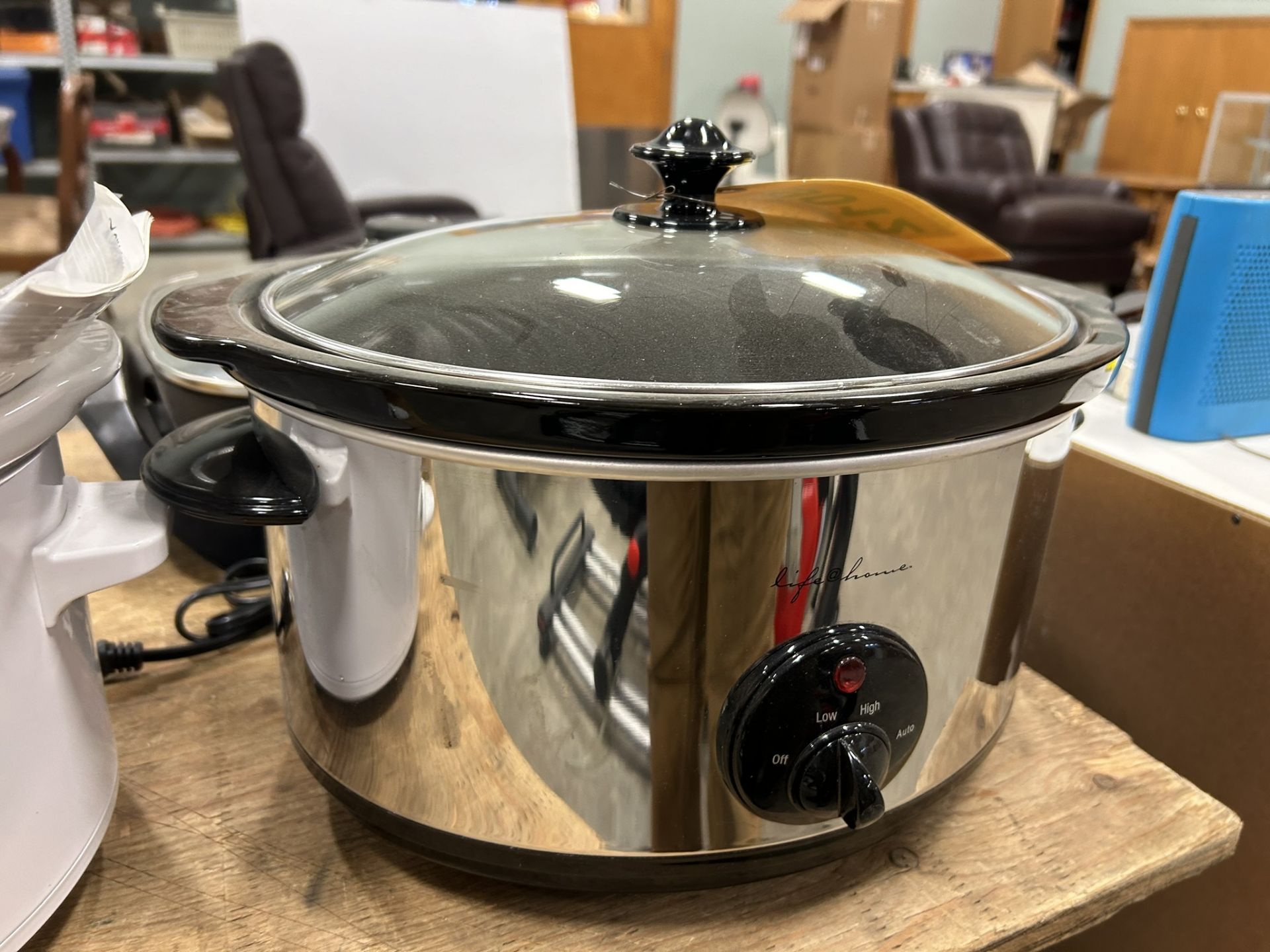 2 - CROCKPOTS & ELECTRIC FRYING PAN - Image 2 of 7