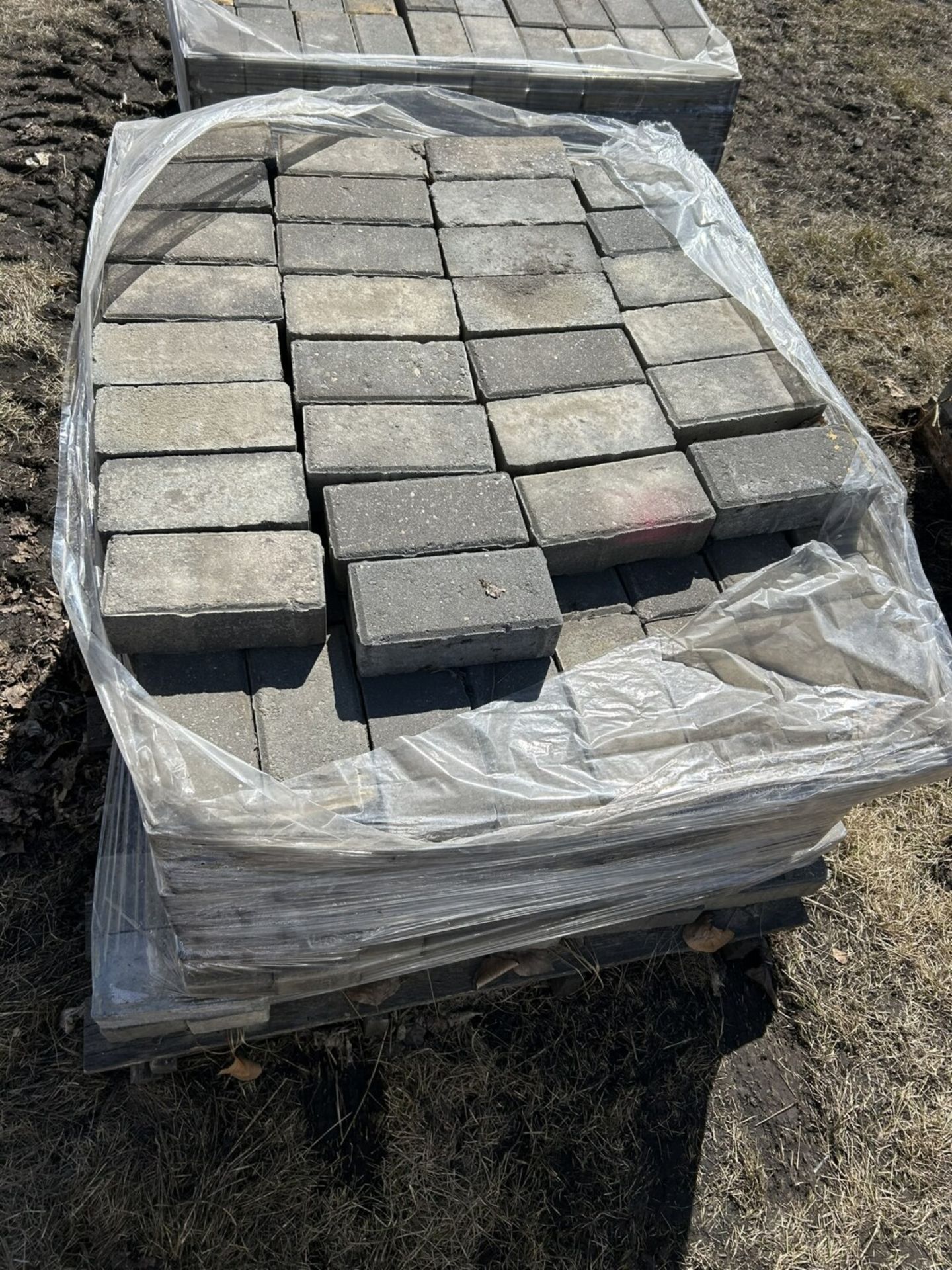 P/O 4X8 GREY PAVING STONES - Image 5 of 6