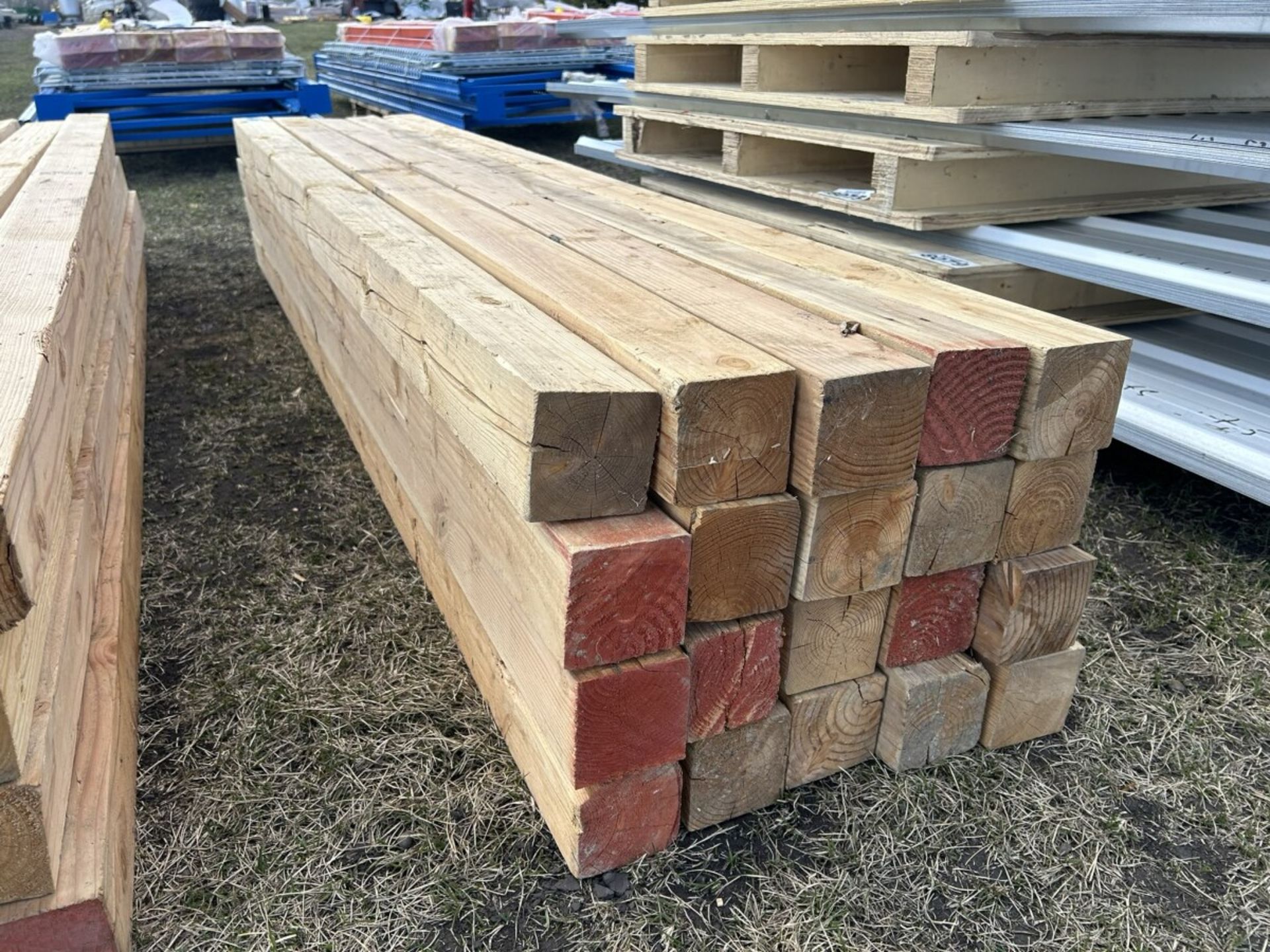 L/O - 20 - 4"x4"x7.5' TIMBERS - SPRUCE - Image 4 of 4