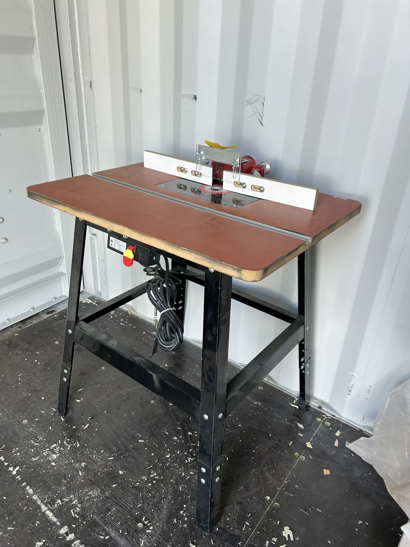FREUD ROUTER TABLE W/SEARS ROUTER
