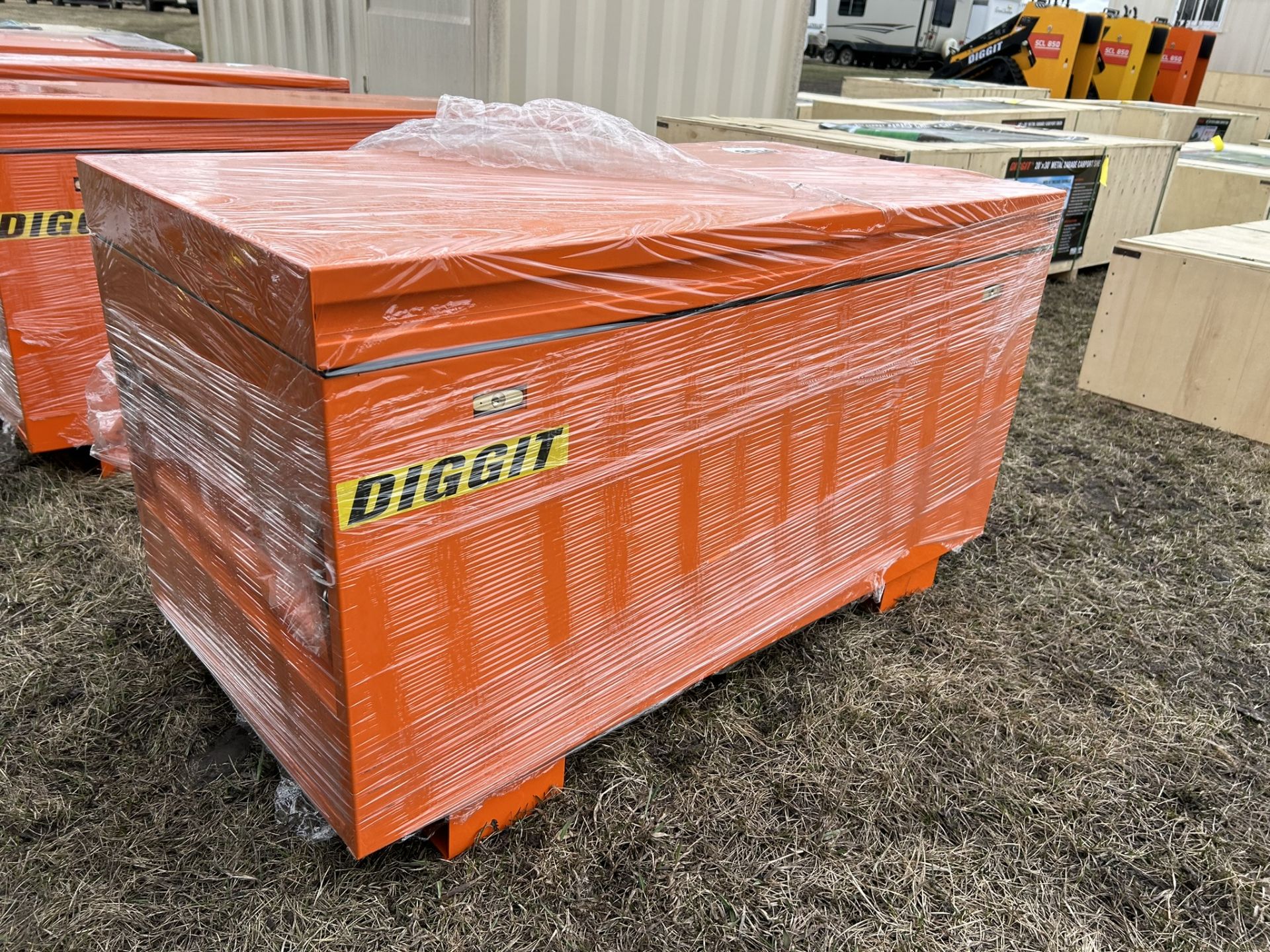 DIGGIT 43"X21"X21" JOB BOX - Image 2 of 3