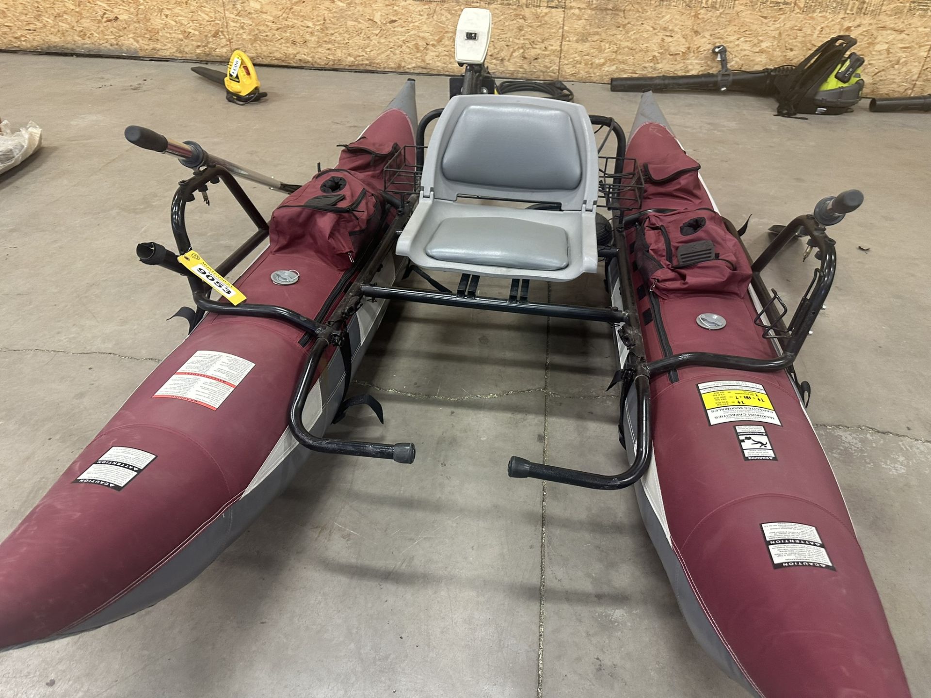 WILDERNESS 1-MAN PONTOON BOAT W/MINNKOTA 35D 12V MOTOR & PADDLES - Image 2 of 7