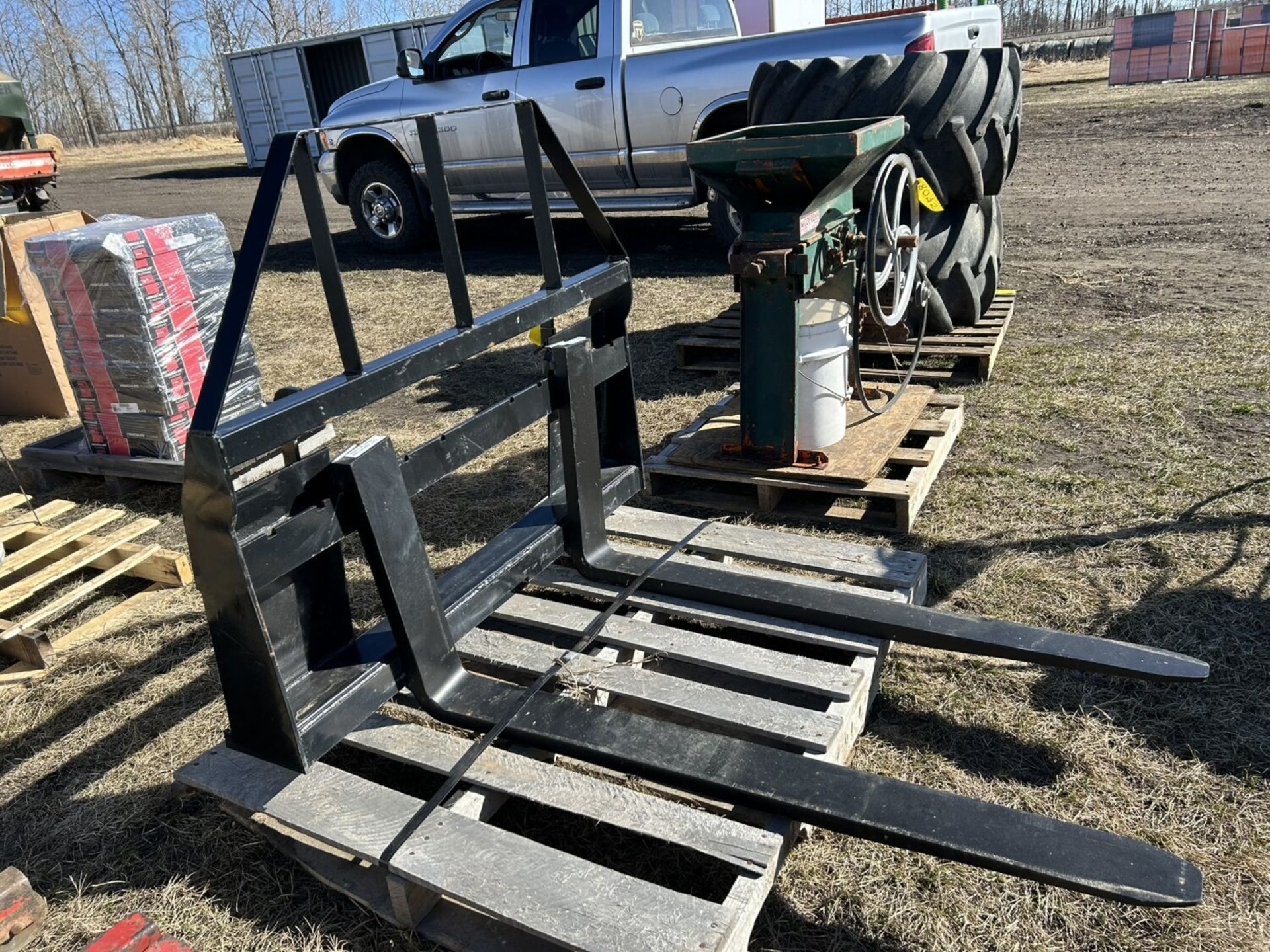 UNUSED 48 IN PALLET FORKS FOR SKID STEER - Image 2 of 4