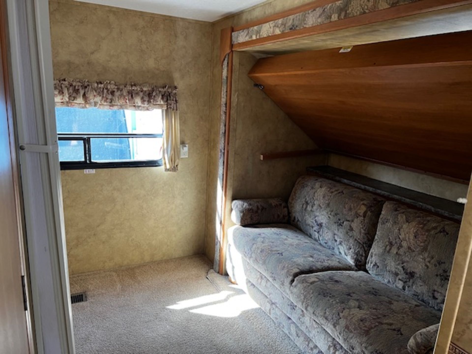2008 COUGAR 304 VHS 30' TRAVEL TRAILER W/2 S/O, WINTERIZED, S/N: 4YDT304288C507042 - Image 16 of 20