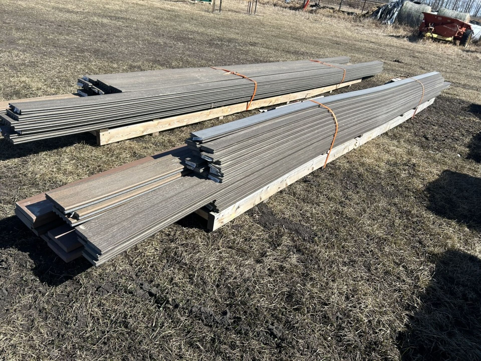 L/O - VINYL DECKING - Image 2 of 3