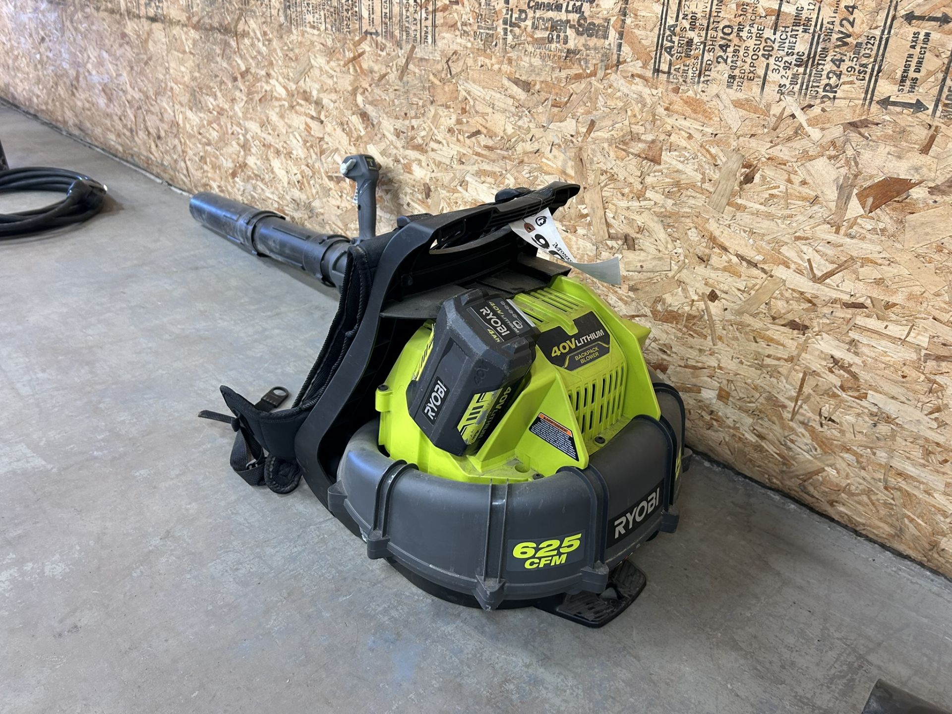 RYOBI 625 CFM 40V CORDLESS BACKPACK BLOWER W/ BATTERY & NO CHARGER