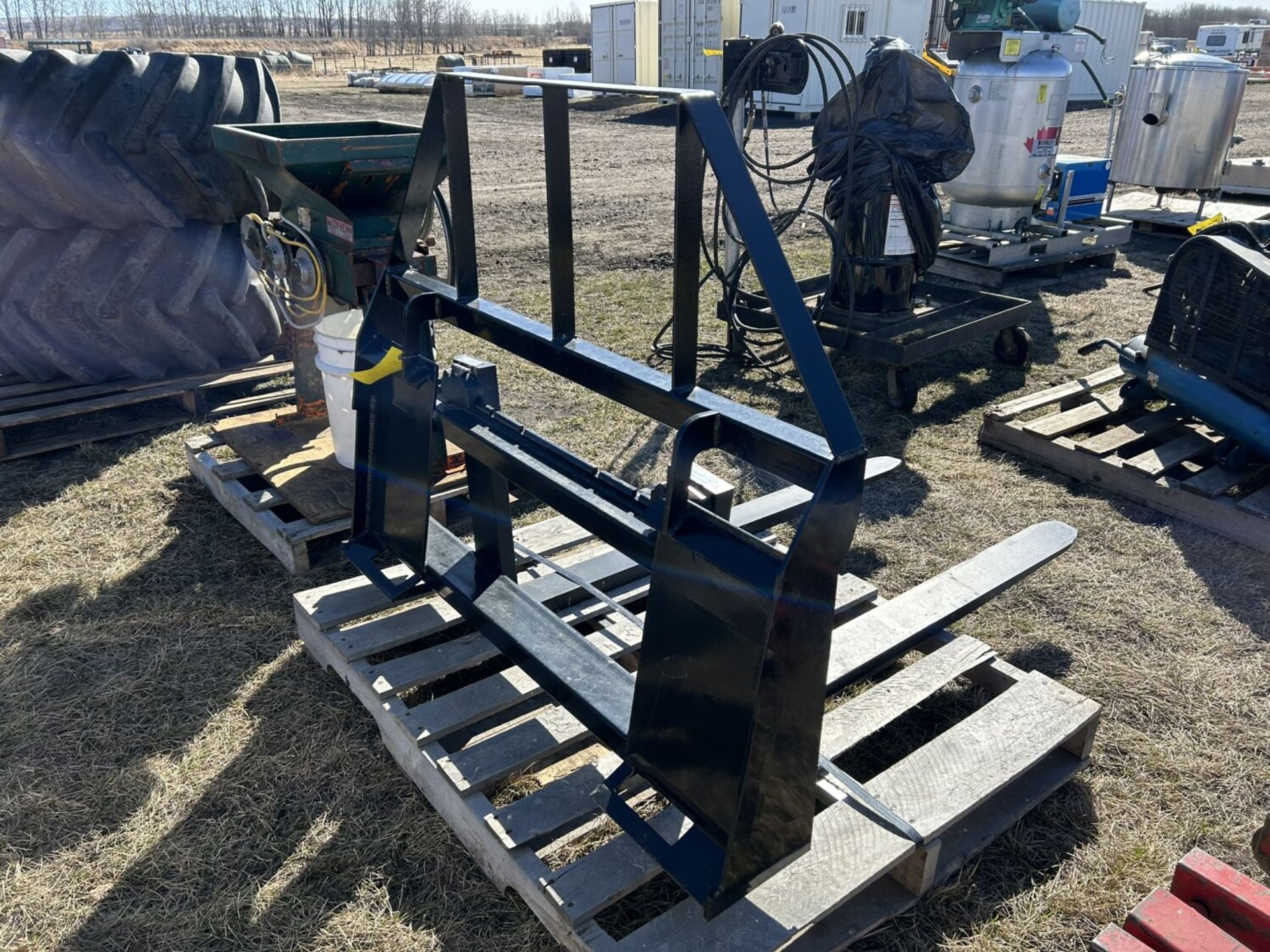 UNUSED 48 IN PALLET FORKS FOR SKID STEER - Image 3 of 4