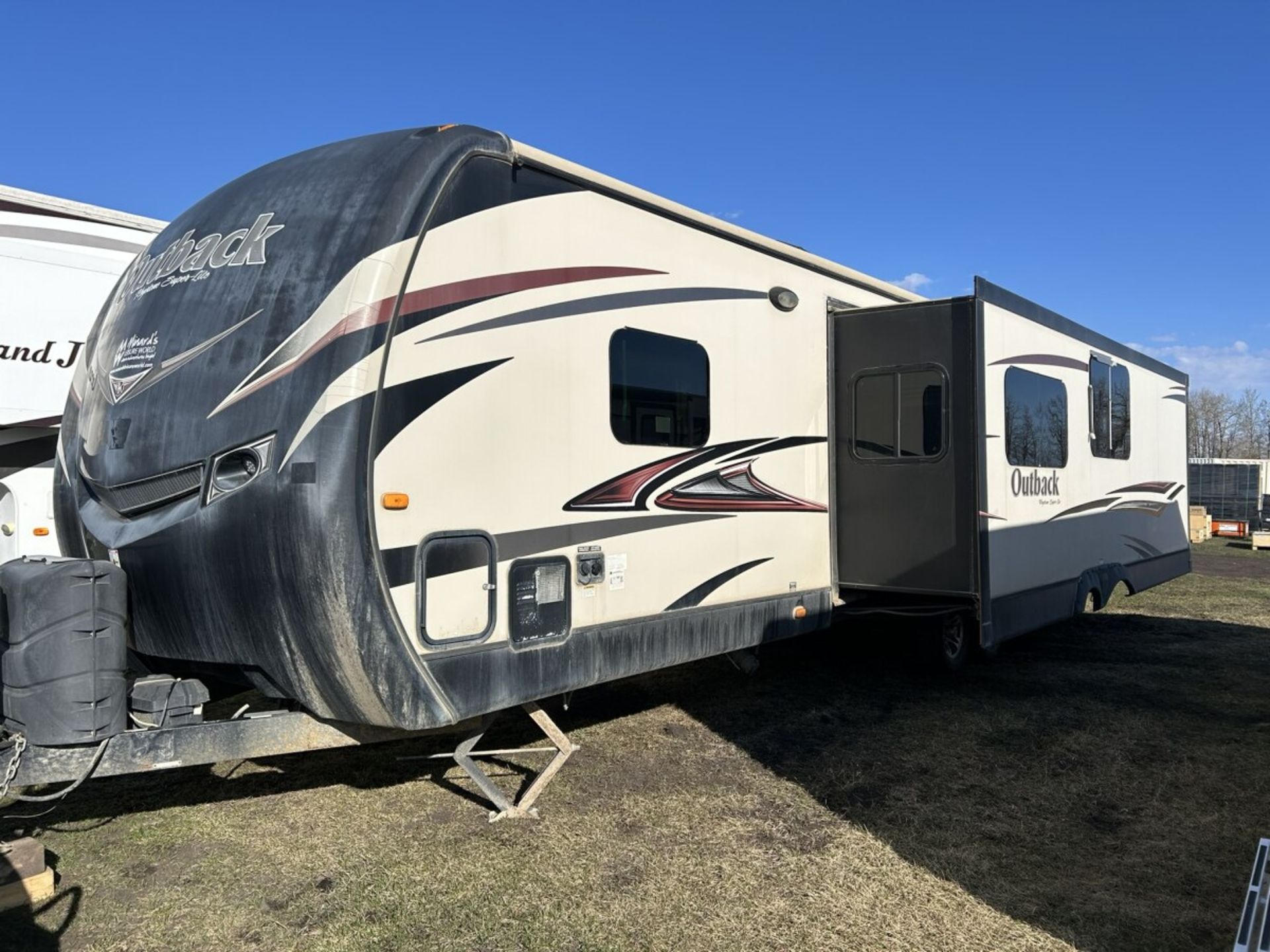 2014 OUTBACK KEYSTONE SUPER-LITE 33 FT HOLIDAY TRAILER, DOUBLE SLIDE, POWER AWNING, OUTDOOR KITCHEN, - Image 2 of 15