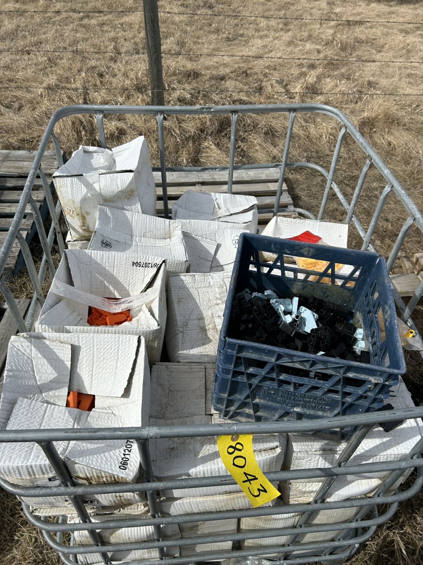 CRATE W/EJOT FASTENERS - Image 2 of 5