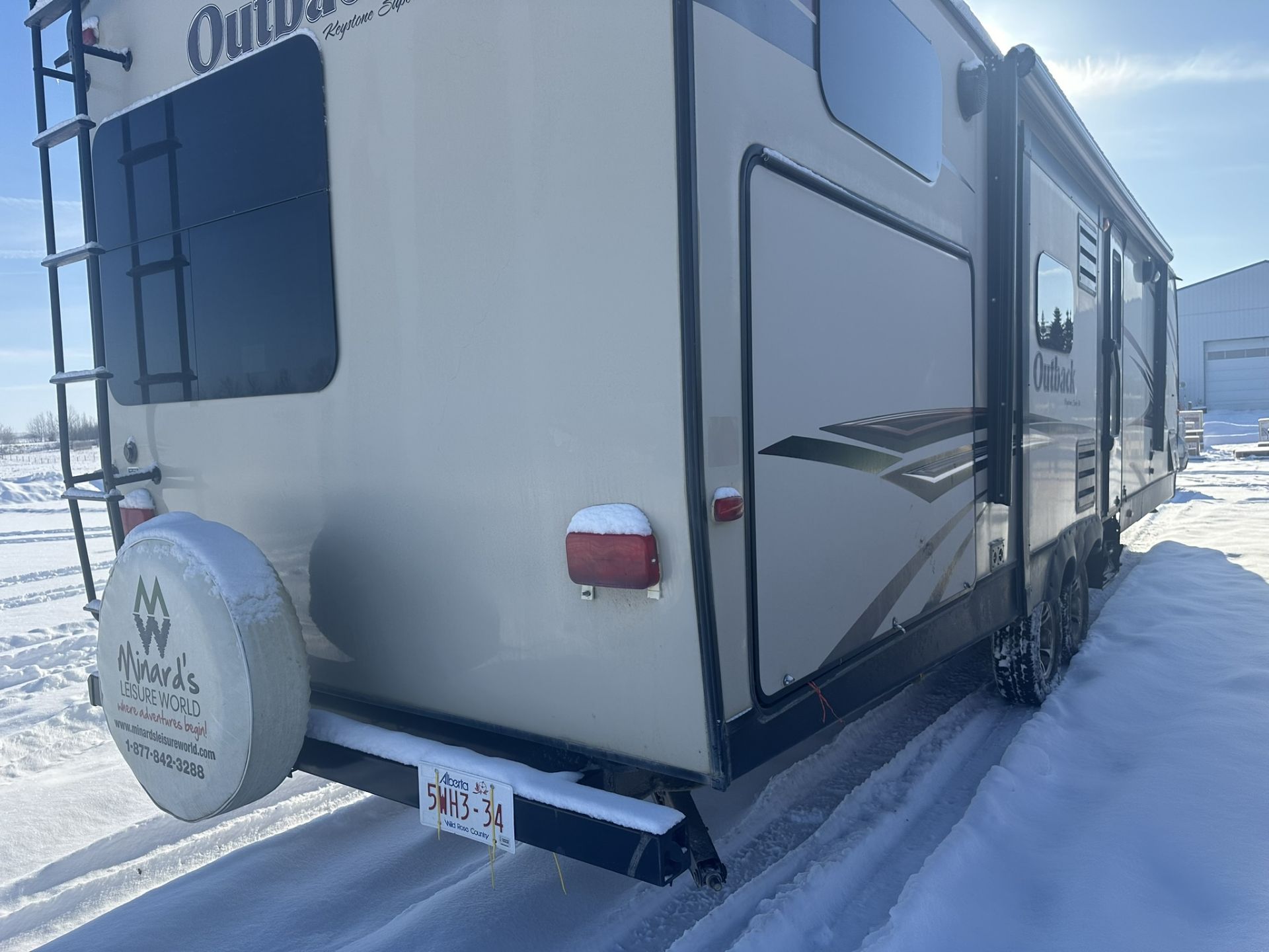 2014 OUTBACK KEYSTONE SUPER-LITE 33 FT HOLIDAY TRAILER, DOUBLE SLIDE, POWER AWNING, OUTDOOR KITCHEN, - Image 15 of 15