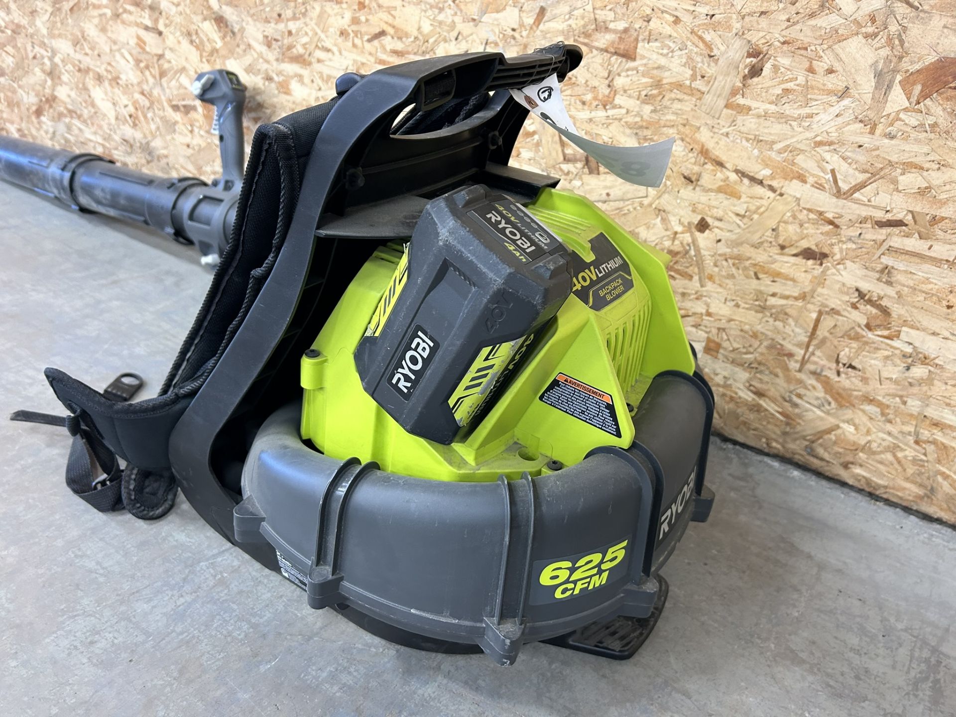 RYOBI 625 CFM 40V CORDLESS BACKPACK BLOWER W/ BATTERY & NO CHARGER - Image 2 of 7