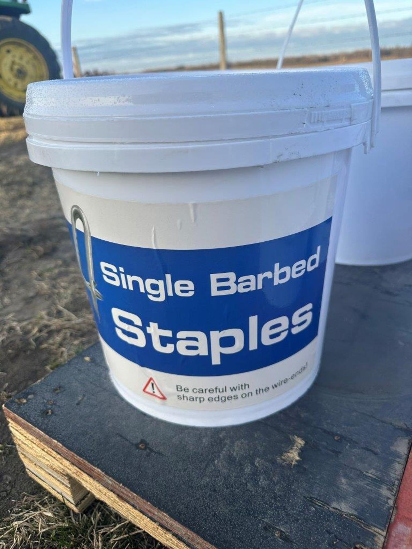 1.75" BARBED STAPLES - 30LB PAIL