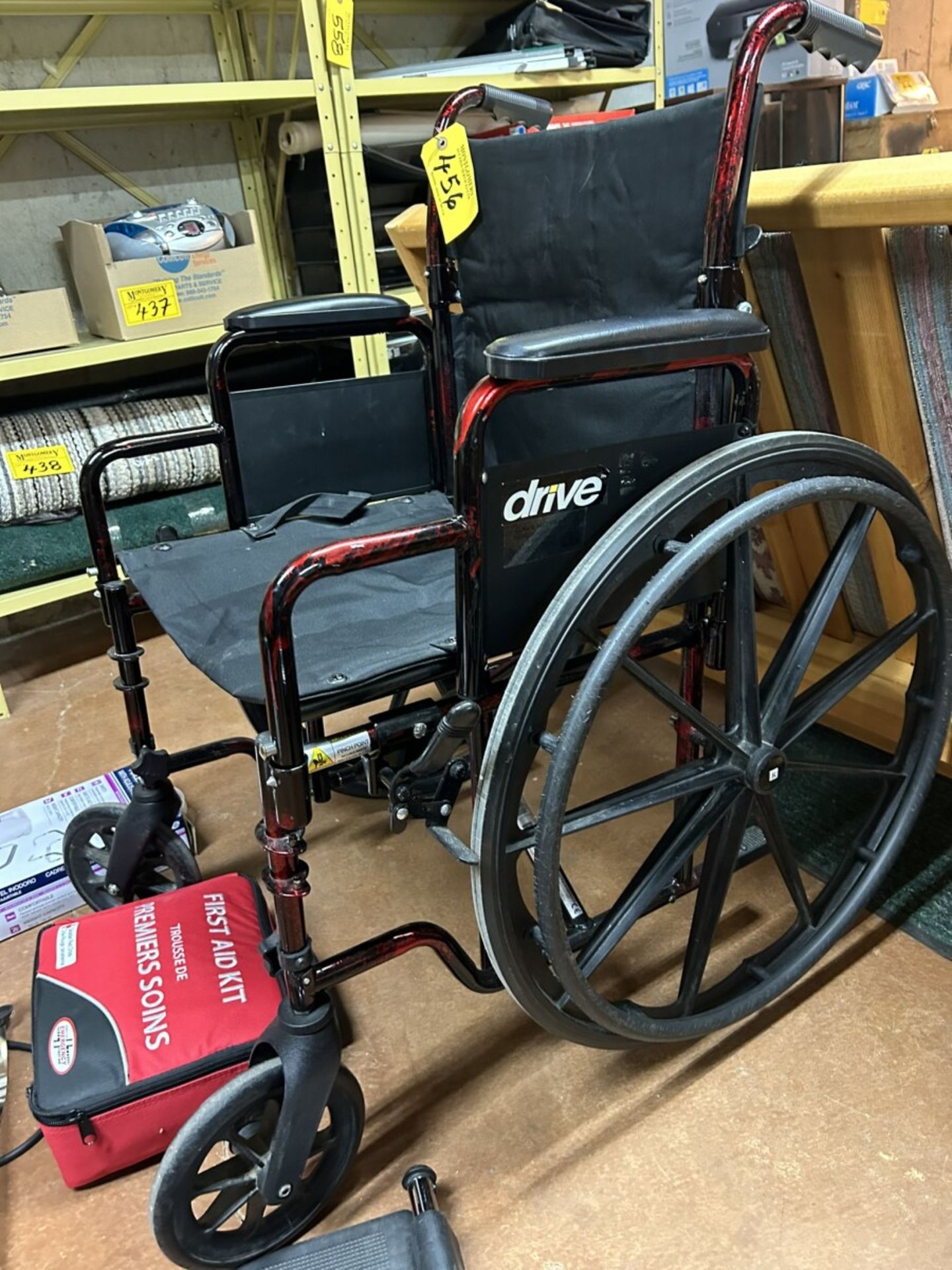 WHEEL CHAIR, BLOOD PRESSURE MONITOR, HAND CLAW, FIRST AID KIT, TOILET SAFETY RAIL - Image 5 of 6