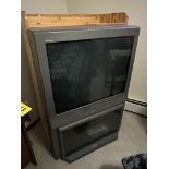 SONY TRINITRON 32" TUBE TV W/ STAND AND PINE CABINET