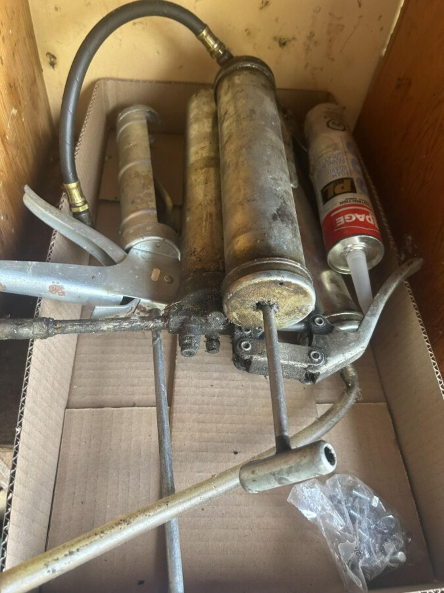 GREASE GUNS, GREASE, PRIMER, PAINT, CAULKING GUN, CAULKING, ETC. - Image 2 of 8