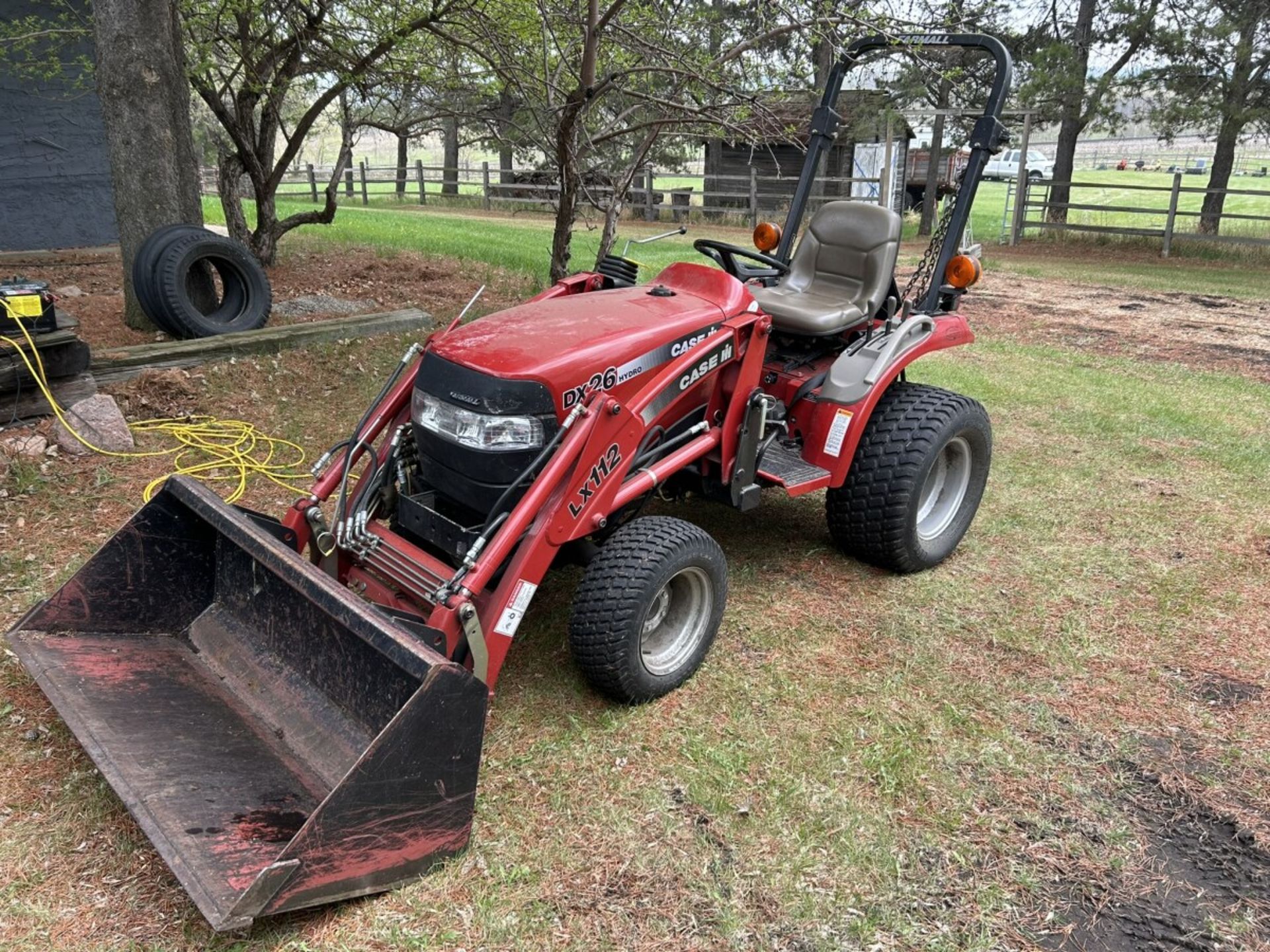 CASE IH DX26 4X4 COMPACT TRACTOR W/ LX112 FEL & 3PT -1064 HRS S/N HDG410134 - Image 2 of 16