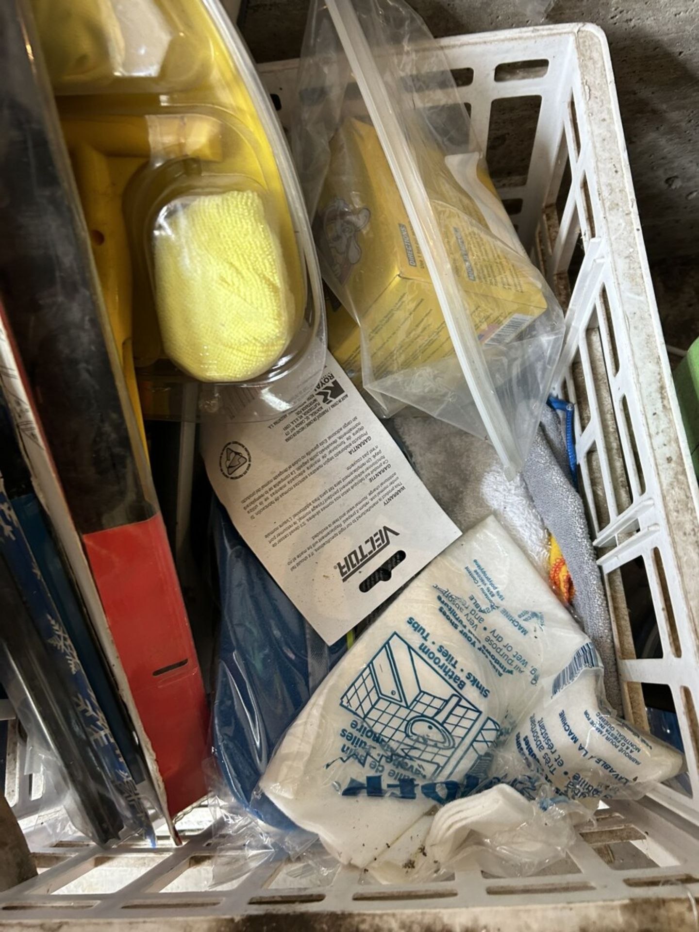 TIRE STORAGE BAG, WASH BRUSHES, WINDSHIELD WIPERS, ETC. - Image 4 of 4
