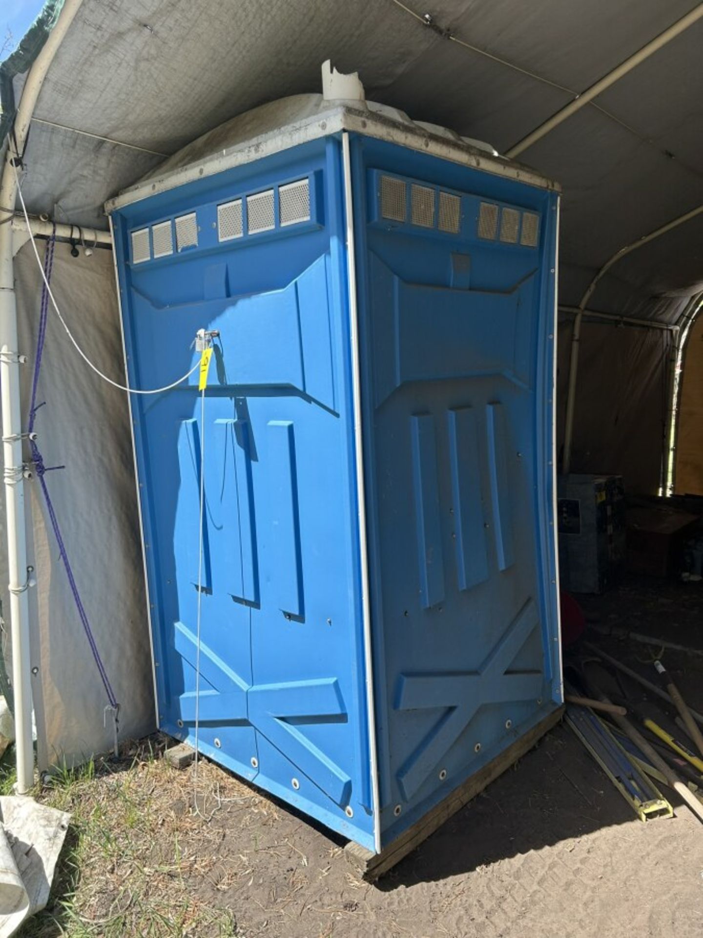 POLY PORTABLE TOILET - Image 2 of 3