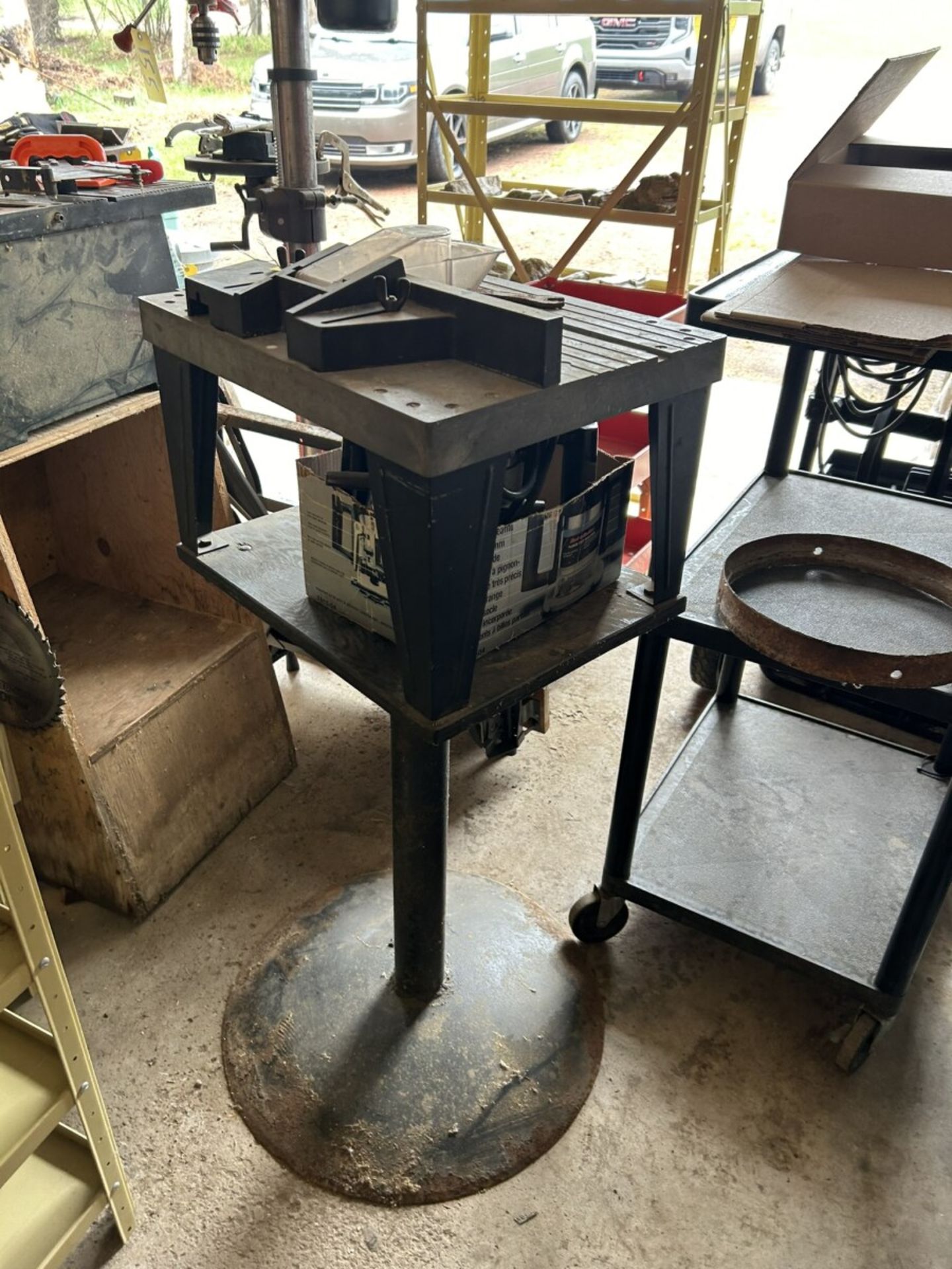 BLACK & DECKER ROUTER AND TABLE ON PEDESTAL - Image 5 of 5