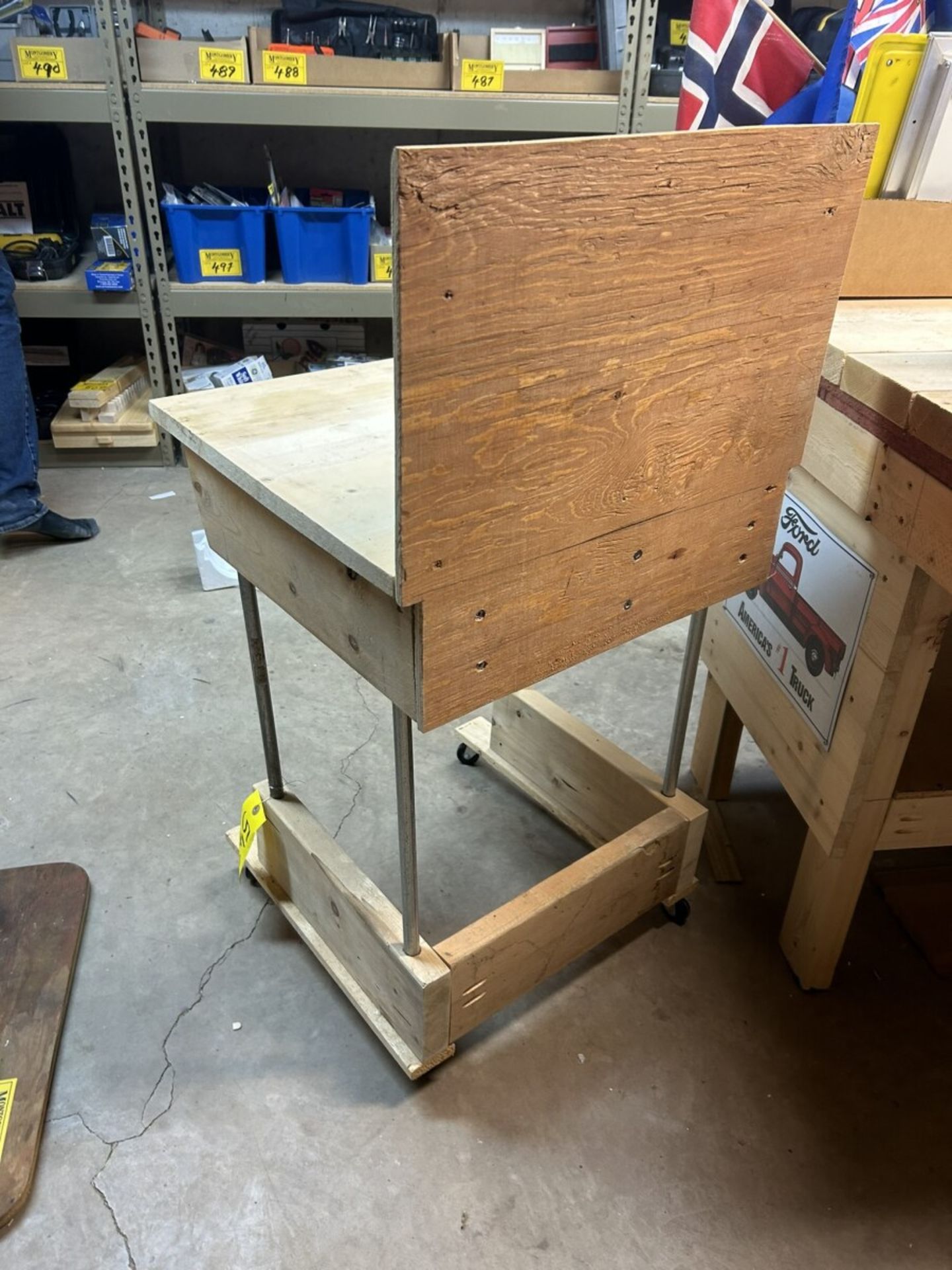SHOP BUILT ROLLING CART/TABLE W/RECORD QUICK VISE 20X20X28 - Image 6 of 6